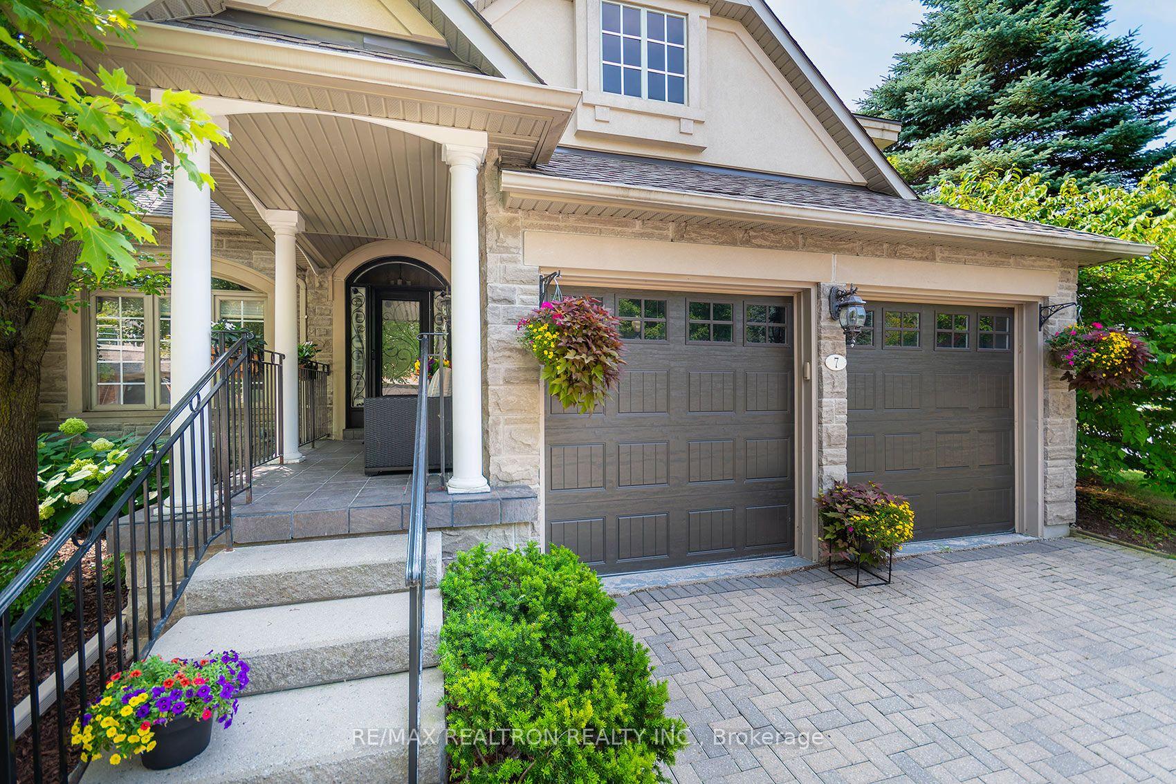 Photo 2 of 7 Wilton Trail, Aurora, Aurora Estates — HOMEH