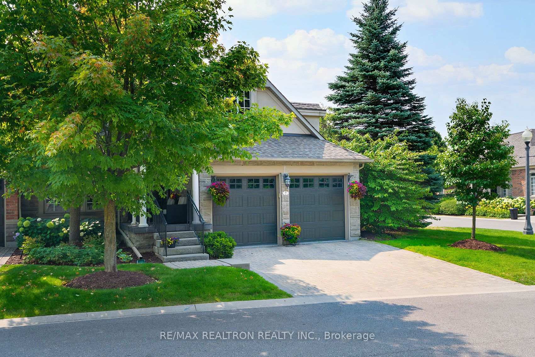 Photo 3 of 7 Wilton Trail, Aurora, Aurora Estates — HOMEH