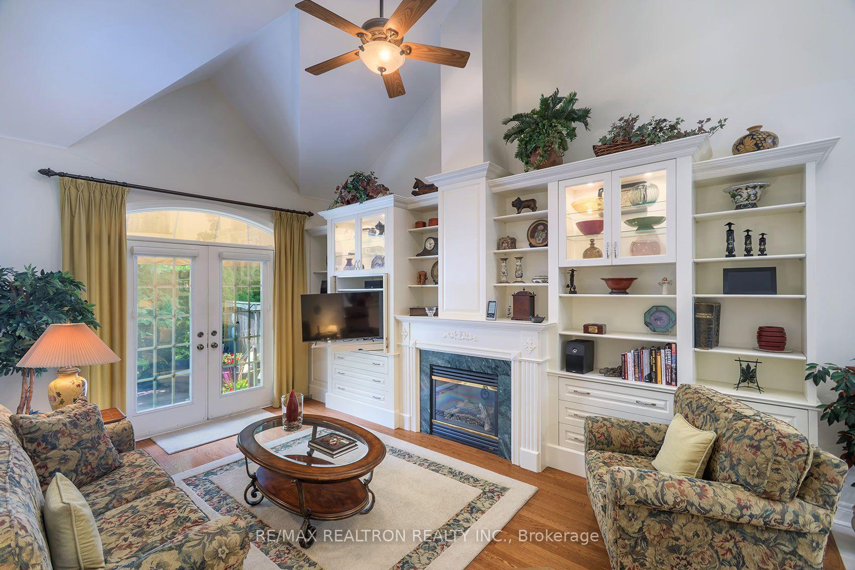 Photo 10 of 7 Wilton Trail, Aurora, Aurora Estates — HOMEH