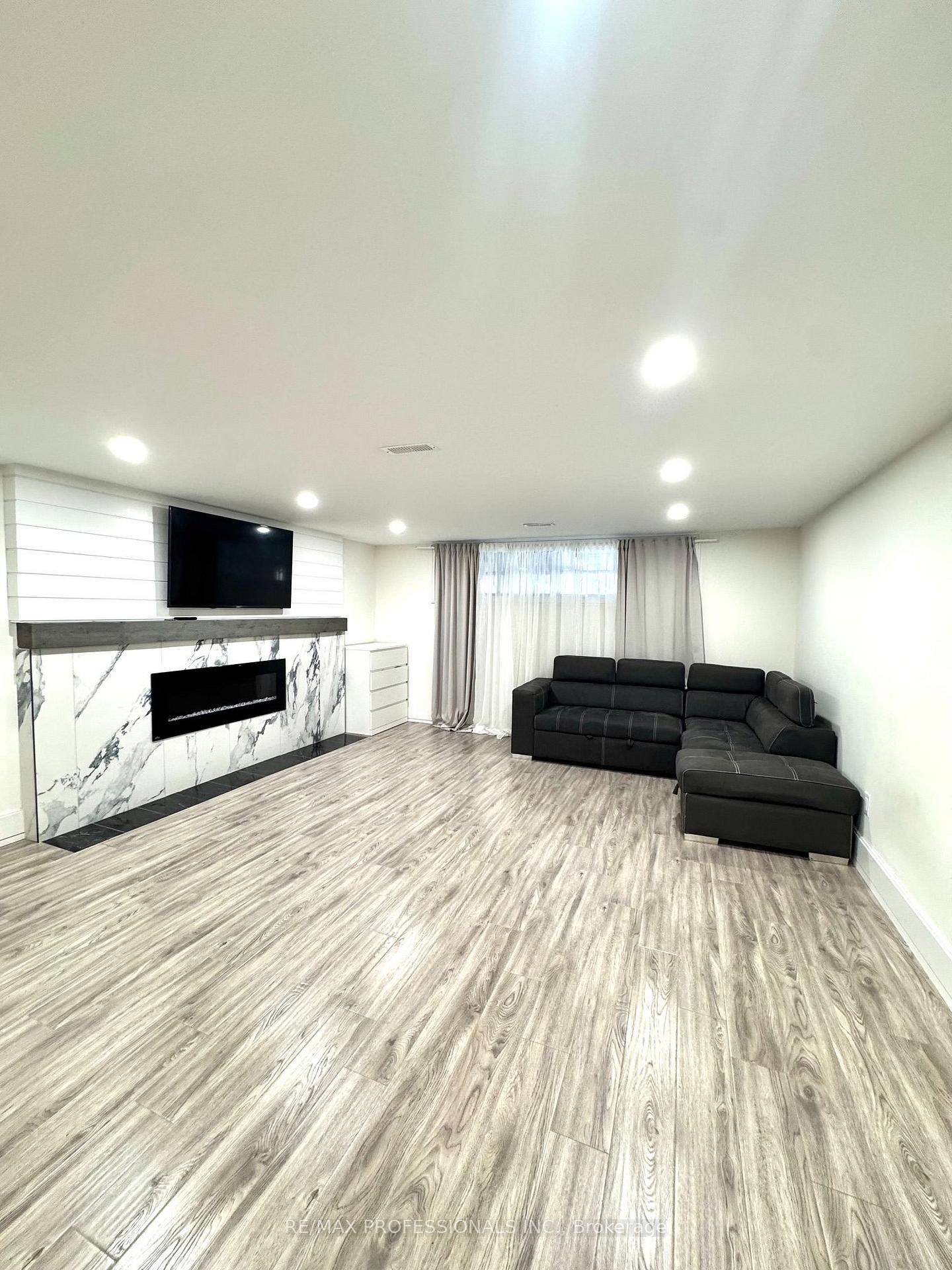 Photo 3 of Unit BSMT, 36 Mitre Place, Etobicoke, Kingsview Village-The Westway — HOMEH