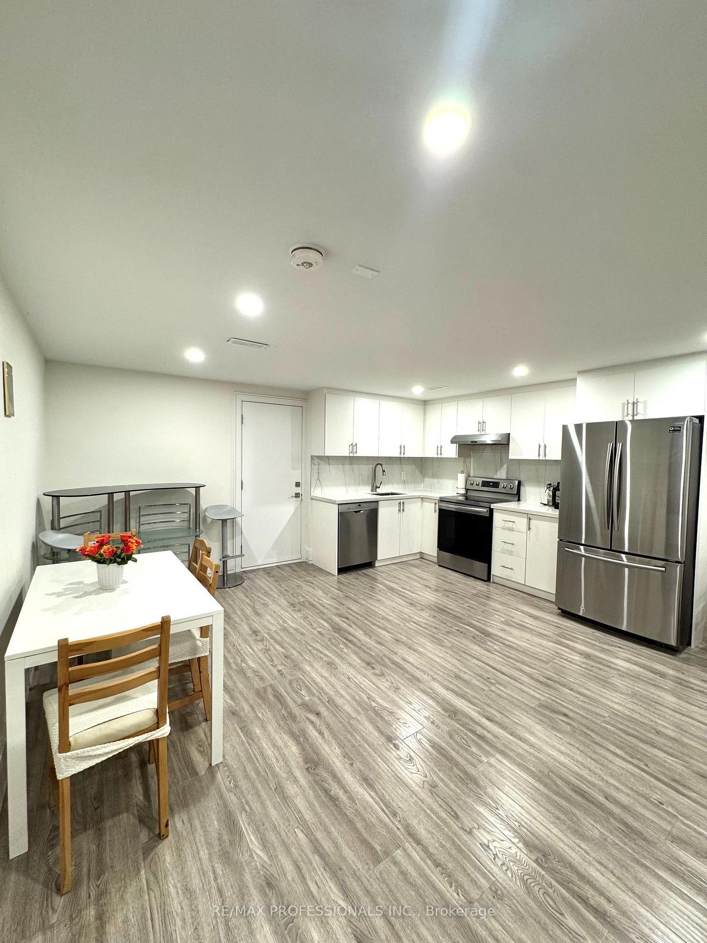Photo 5 of Unit BSMT, 36 Mitre Place, Etobicoke, Kingsview Village-The Westway — HOMEH
