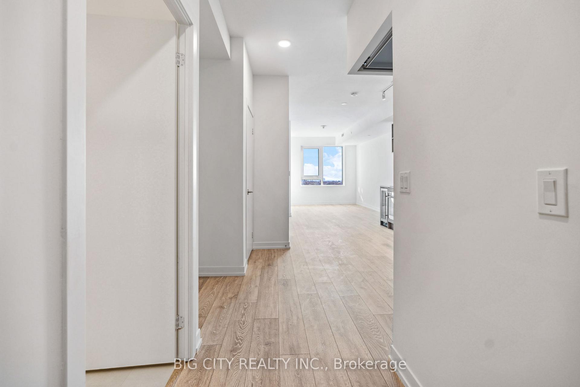 Photo 4 of Unit 1202, 2020 Bathurst Street, Toronto, Forest Hill South — HOMEH