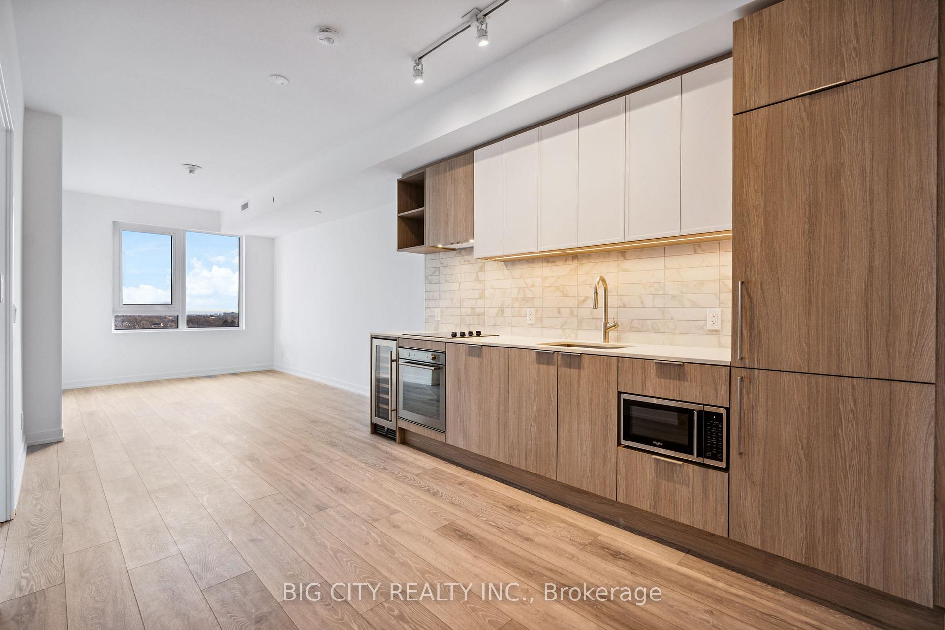 Photo 5 of Unit 1202, 2020 Bathurst Street, Toronto, Forest Hill South — HOMEH