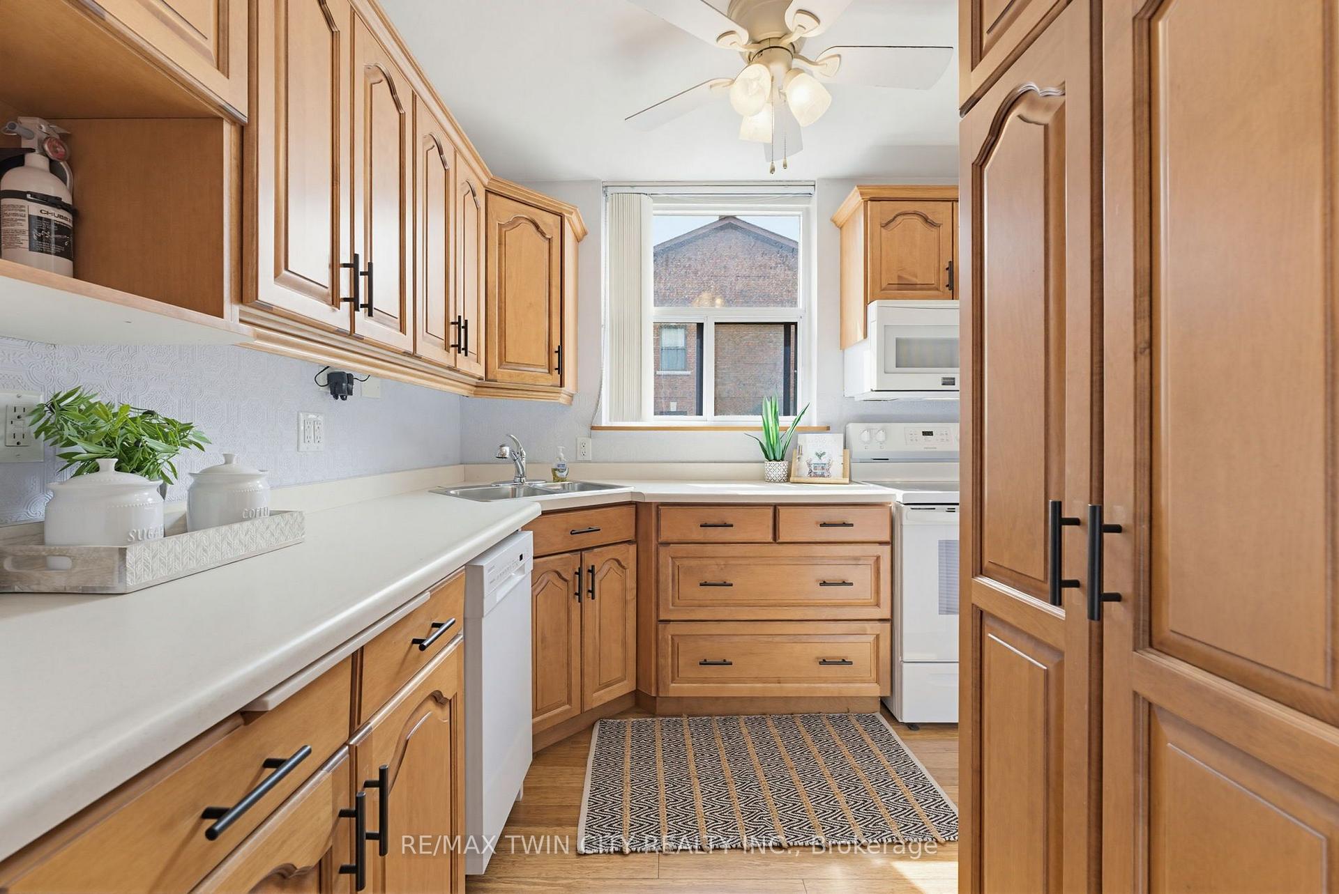 Photo 7 of Unit 203, 23 Main Street, Hamilton, Dundas — HOMEH