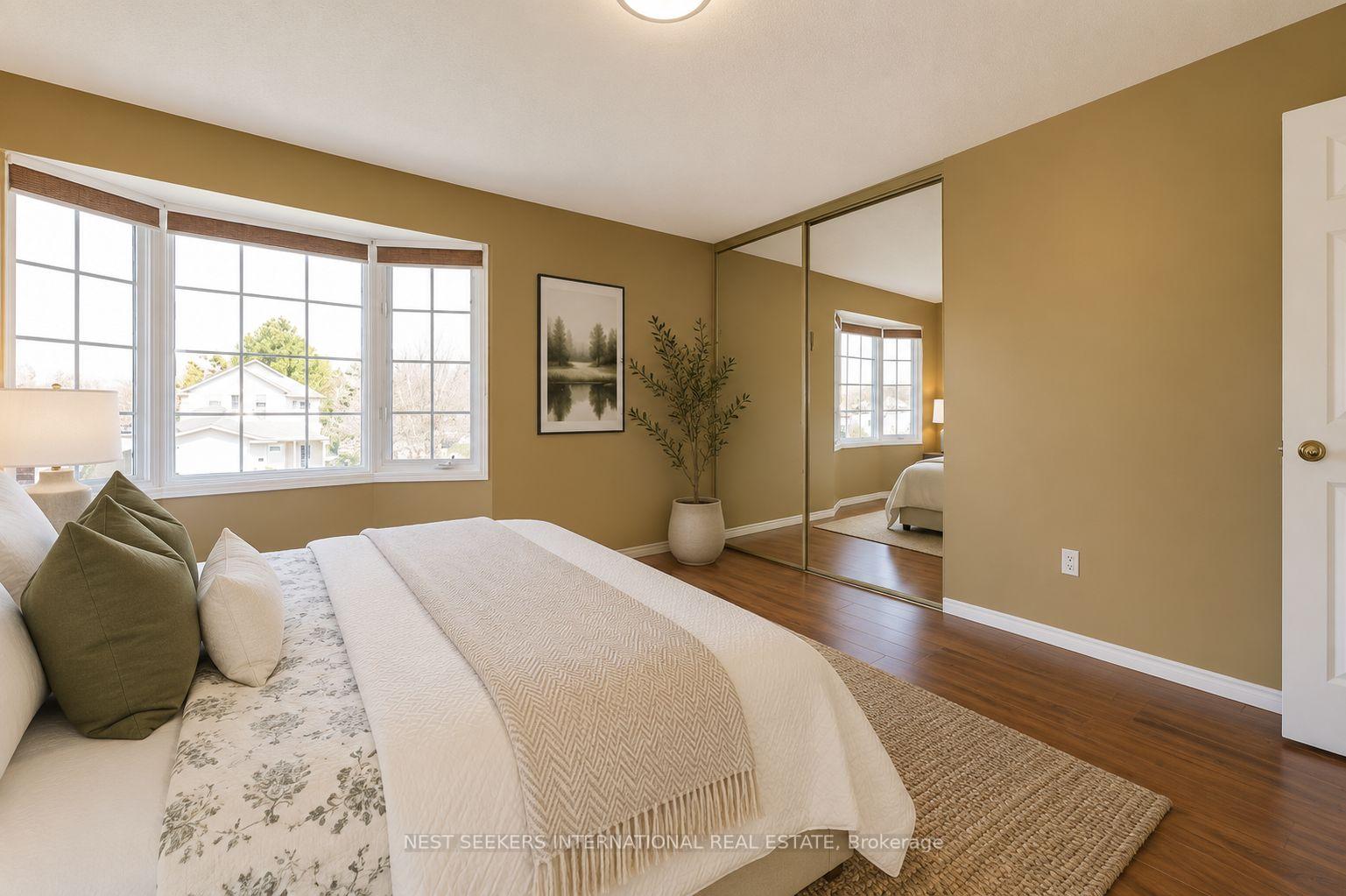 Photo 2 of 12 Daybreak Drive, London, East I — HOMEH