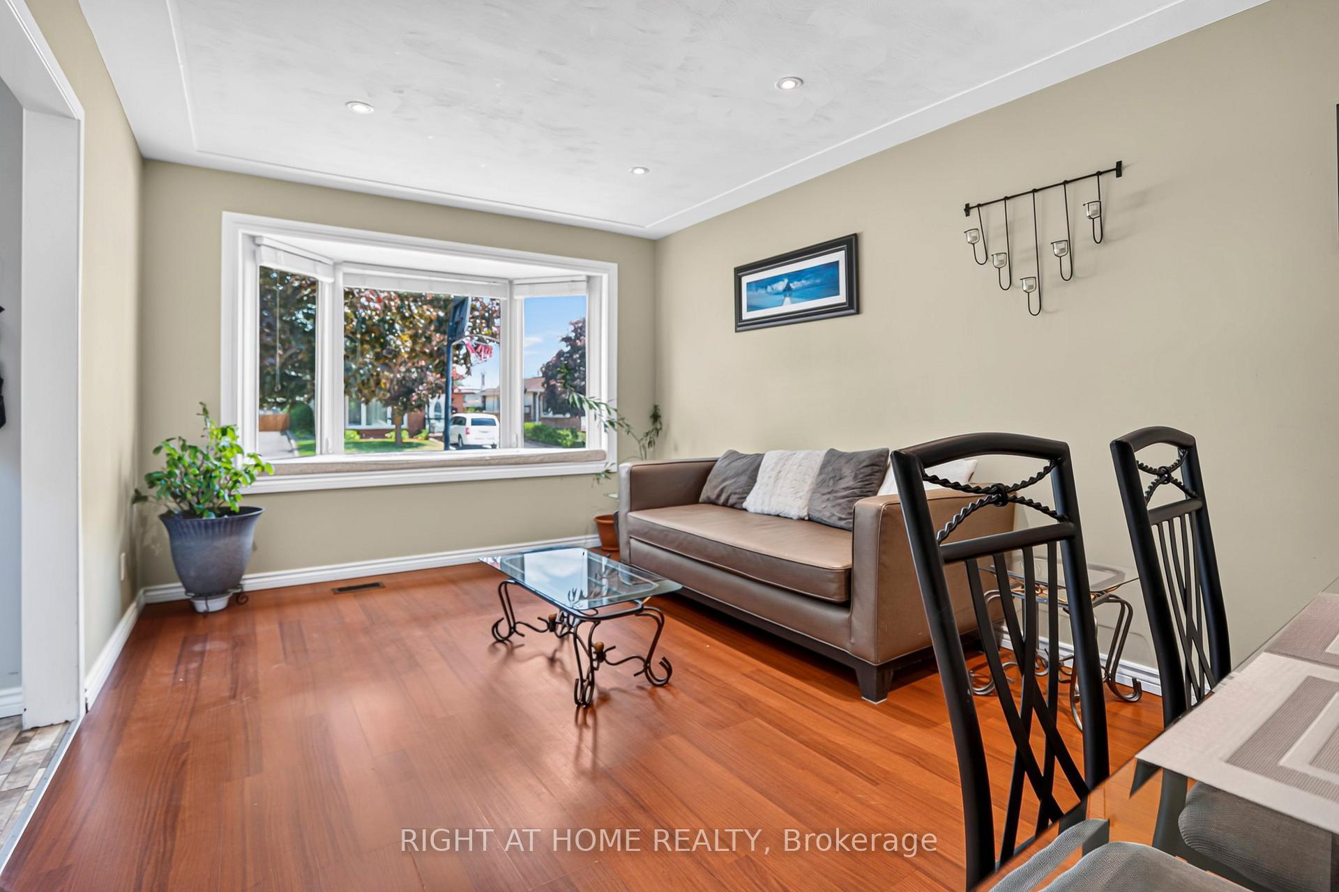 Photo 7 of 234 Thunderbird Drive, Cambridge, Greenway-Chaplin — HOMEH