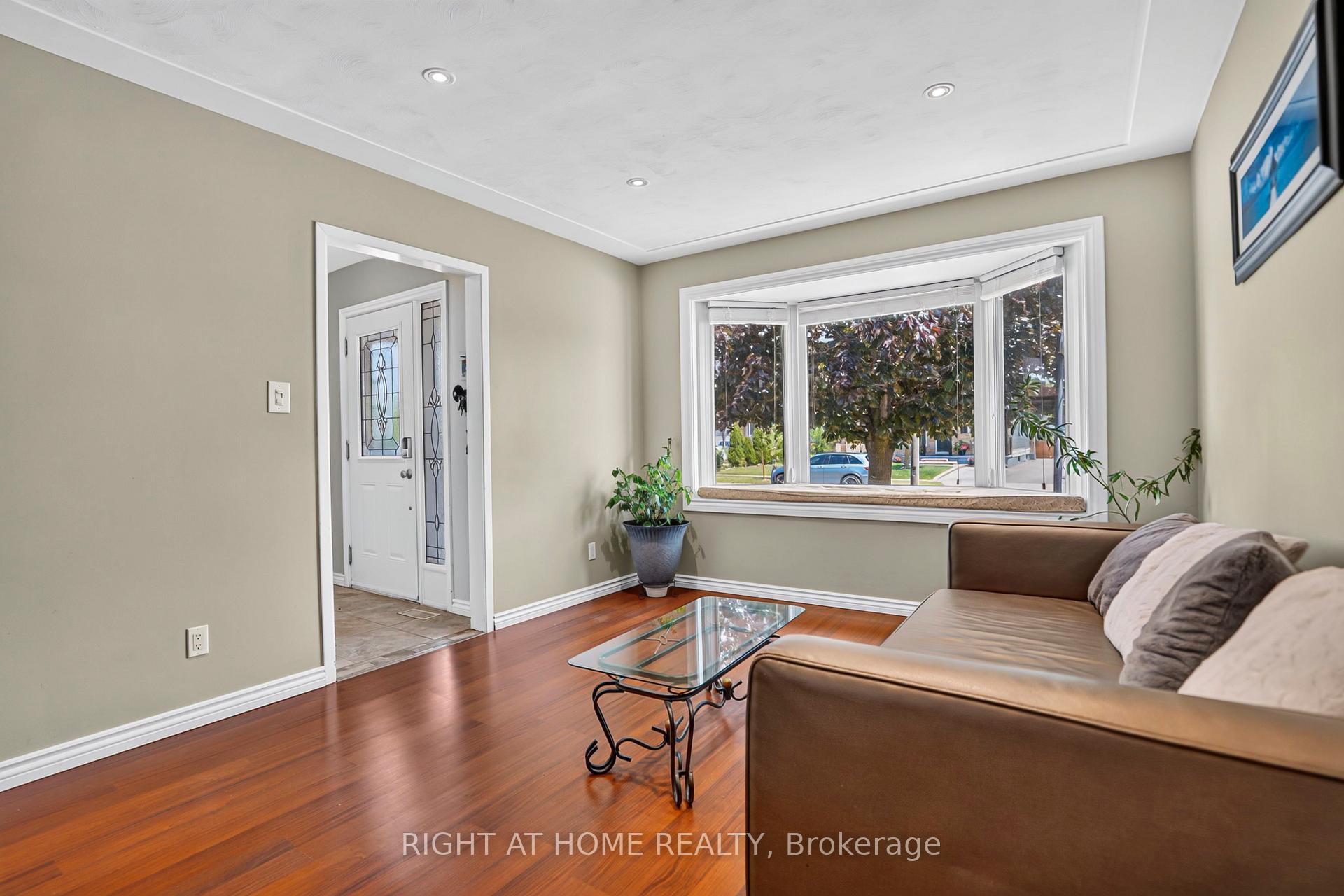 Photo 10 of 234 Thunderbird Drive, Cambridge, Greenway-Chaplin — HOMEH
