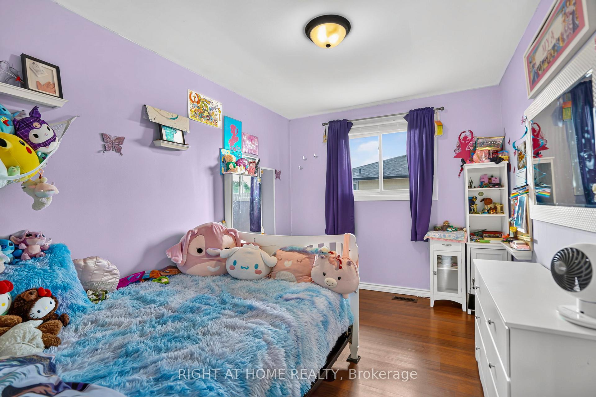 Photo 17 of 234 Thunderbird Drive, Cambridge, Greenway-Chaplin — HOMEH