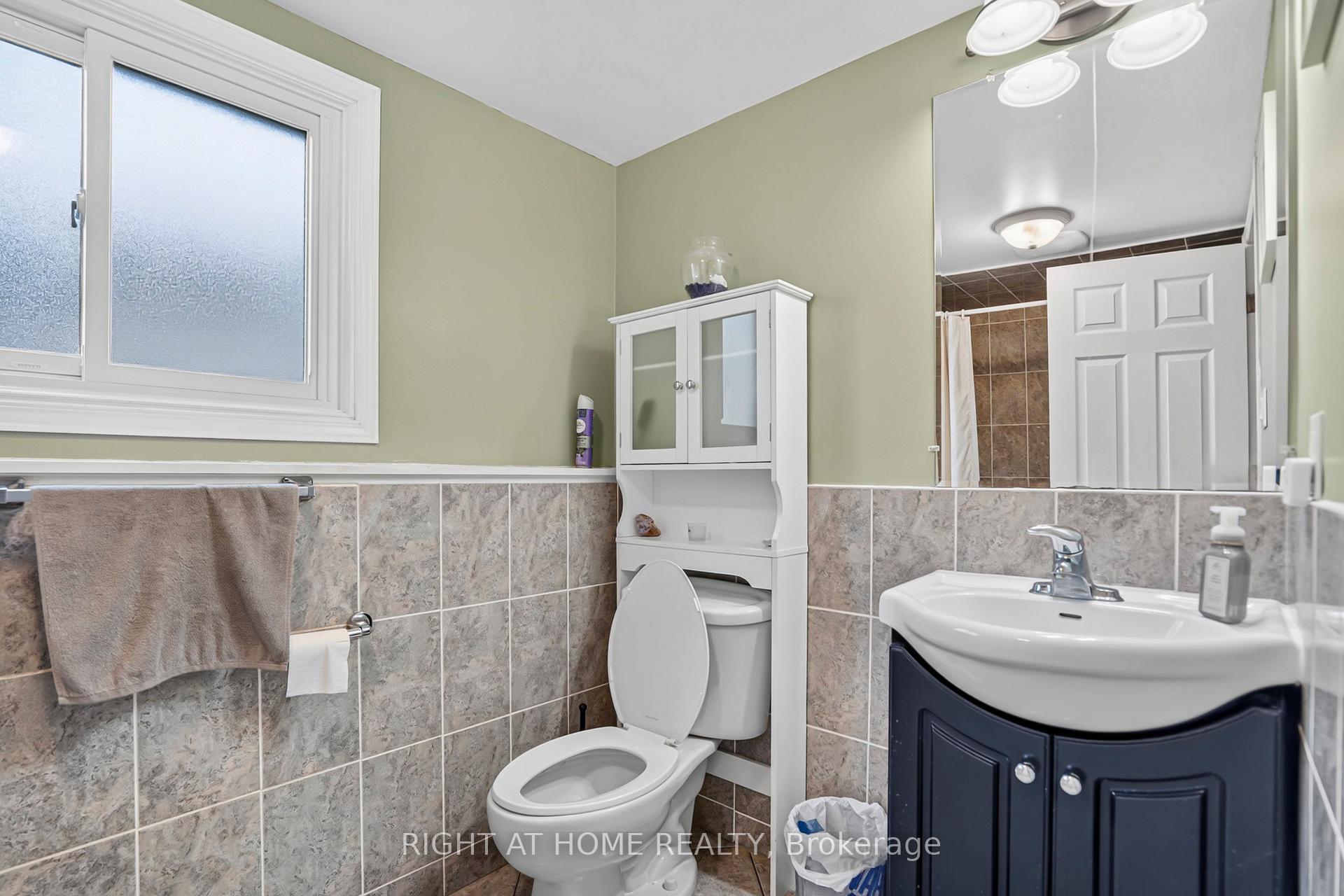 Photo 21 of 234 Thunderbird Drive, Cambridge, Greenway-Chaplin — HOMEH