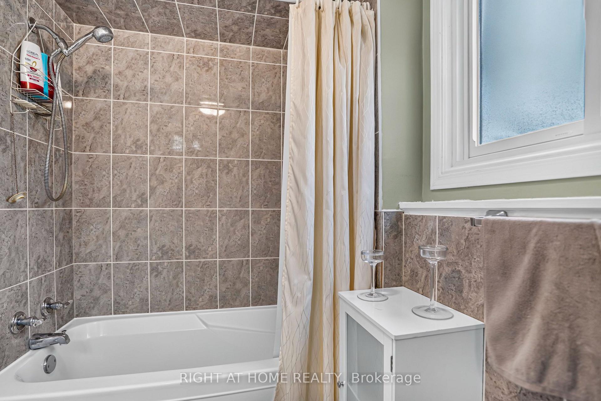 Photo 22 of 234 Thunderbird Drive, Cambridge, Greenway-Chaplin — HOMEH