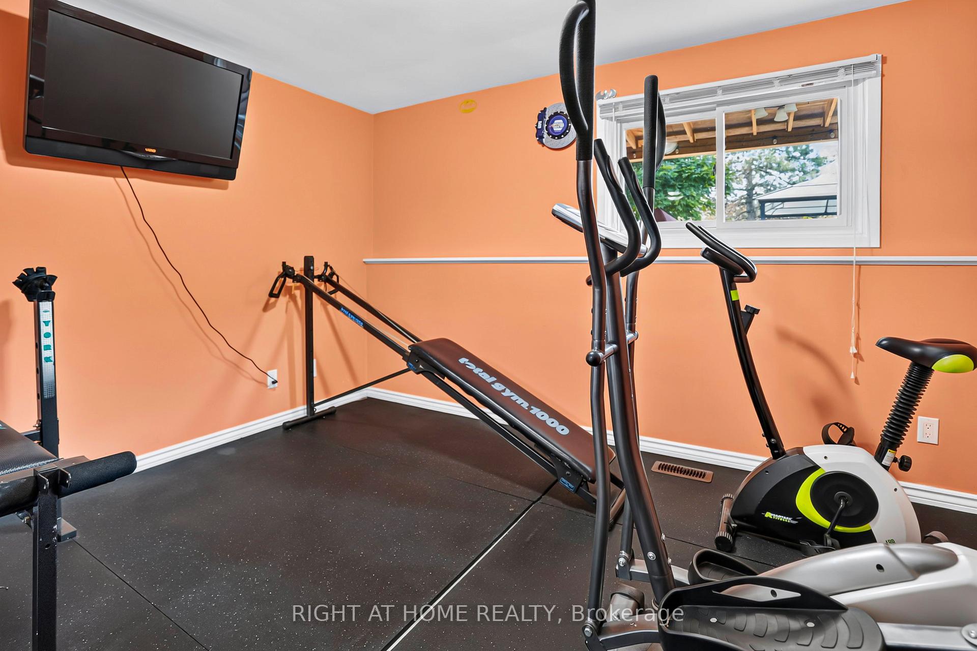 Photo 23 of 234 Thunderbird Drive, Cambridge, Greenway-Chaplin — HOMEH