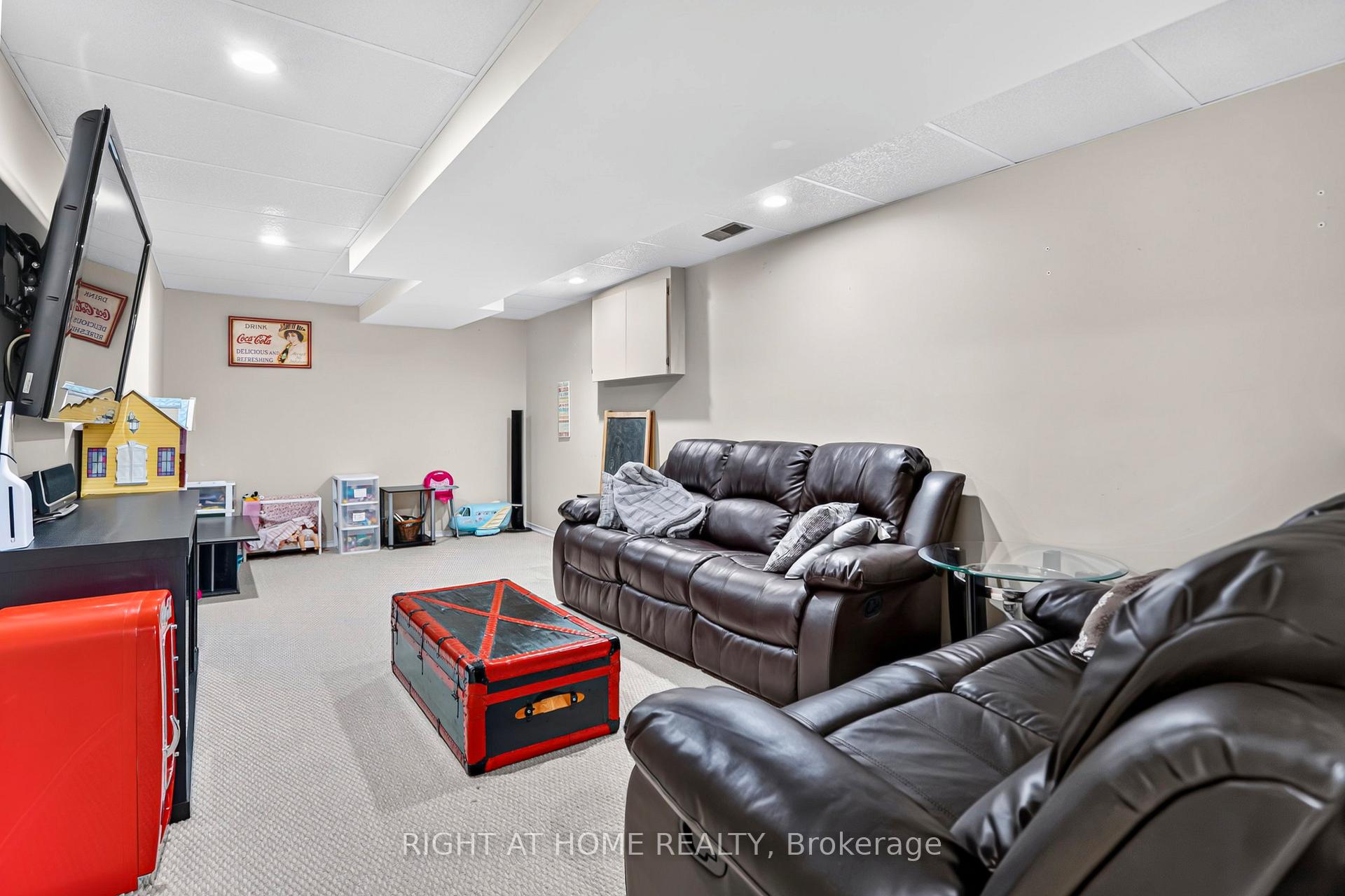 Photo 26 of 234 Thunderbird Drive, Cambridge, Greenway-Chaplin — HOMEH