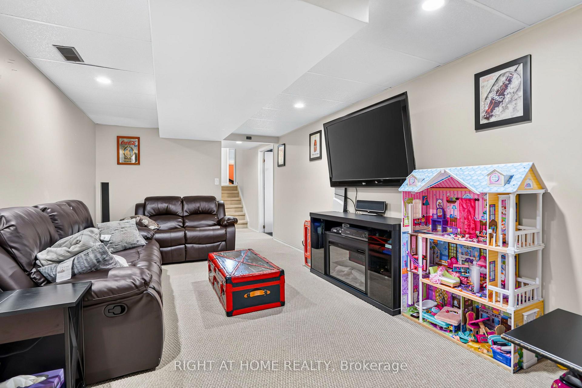 Photo 27 of 234 Thunderbird Drive, Cambridge, Greenway-Chaplin — HOMEH
