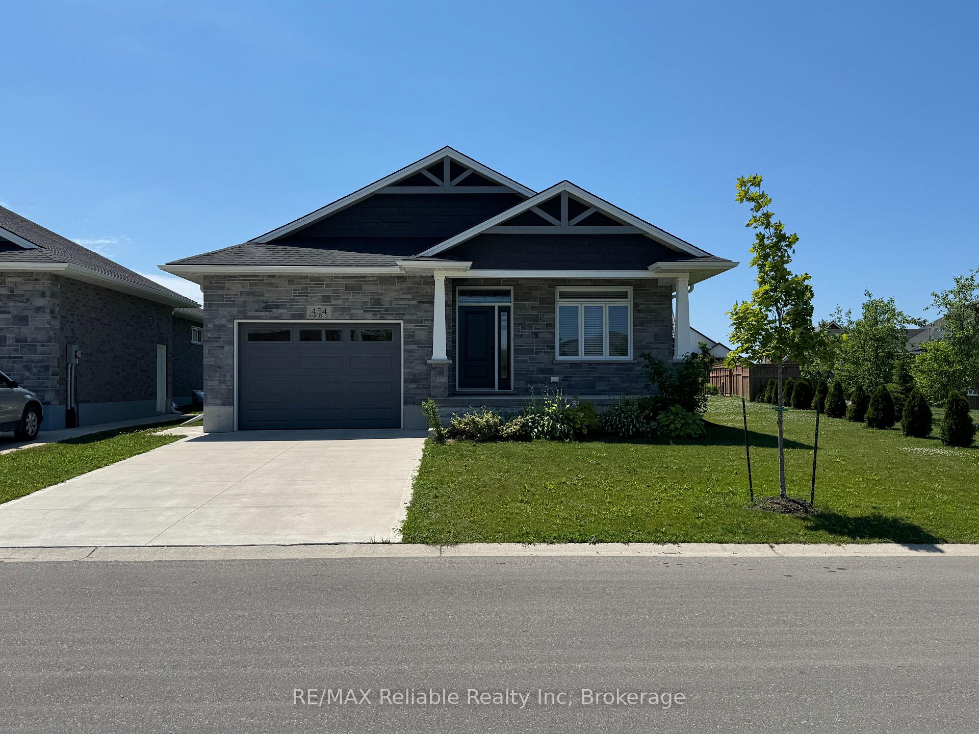 Photo 1 of 454 Warren Street, Goderich, Goderich (Town) — HOMEH