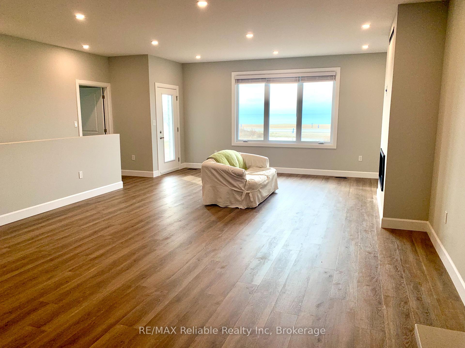 Photo 5 of 454 Warren Street, Goderich, Goderich (Town) — HOMEH