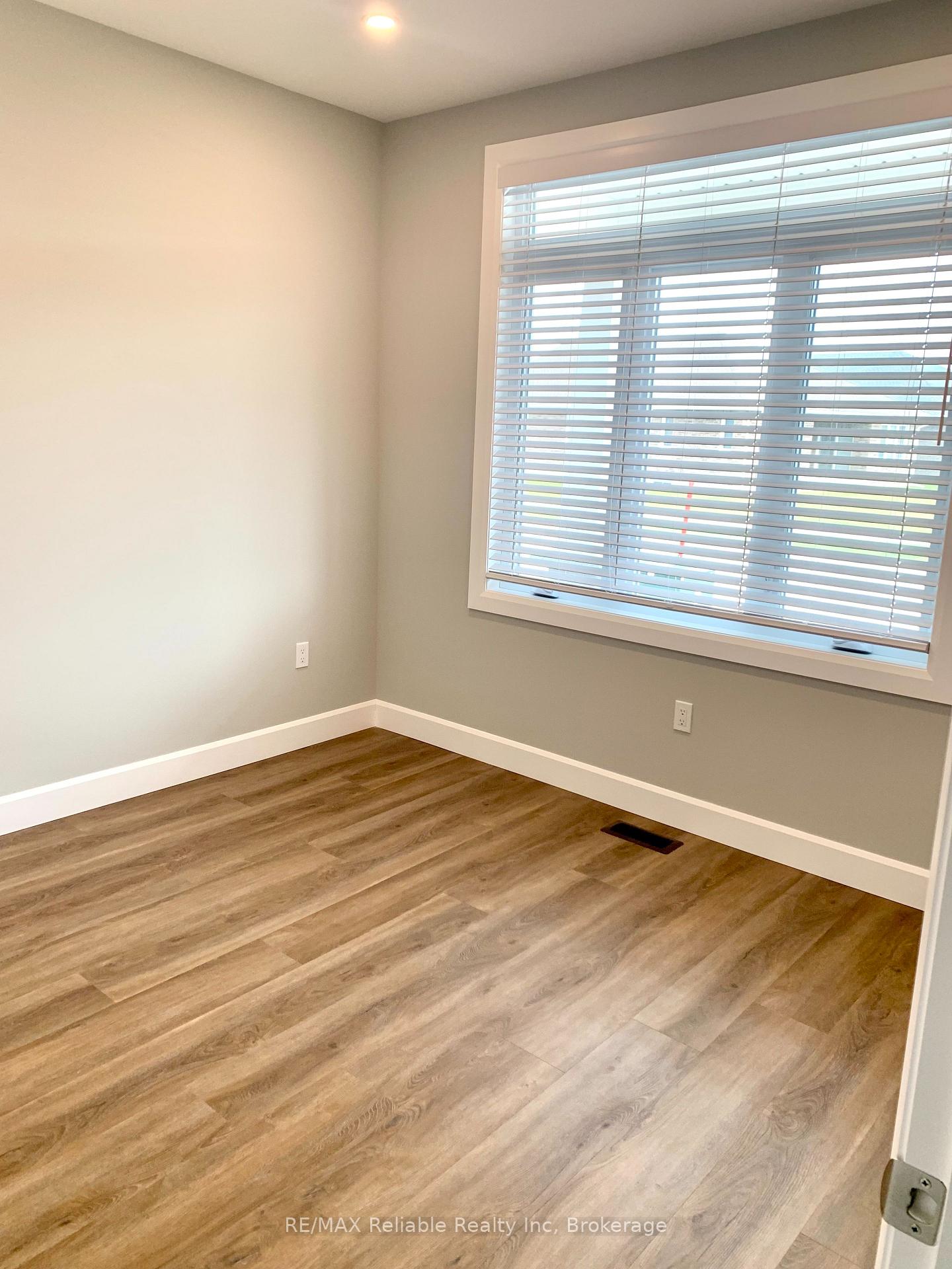 Photo 9 of 454 Warren Street, Goderich, Goderich (Town) — HOMEH