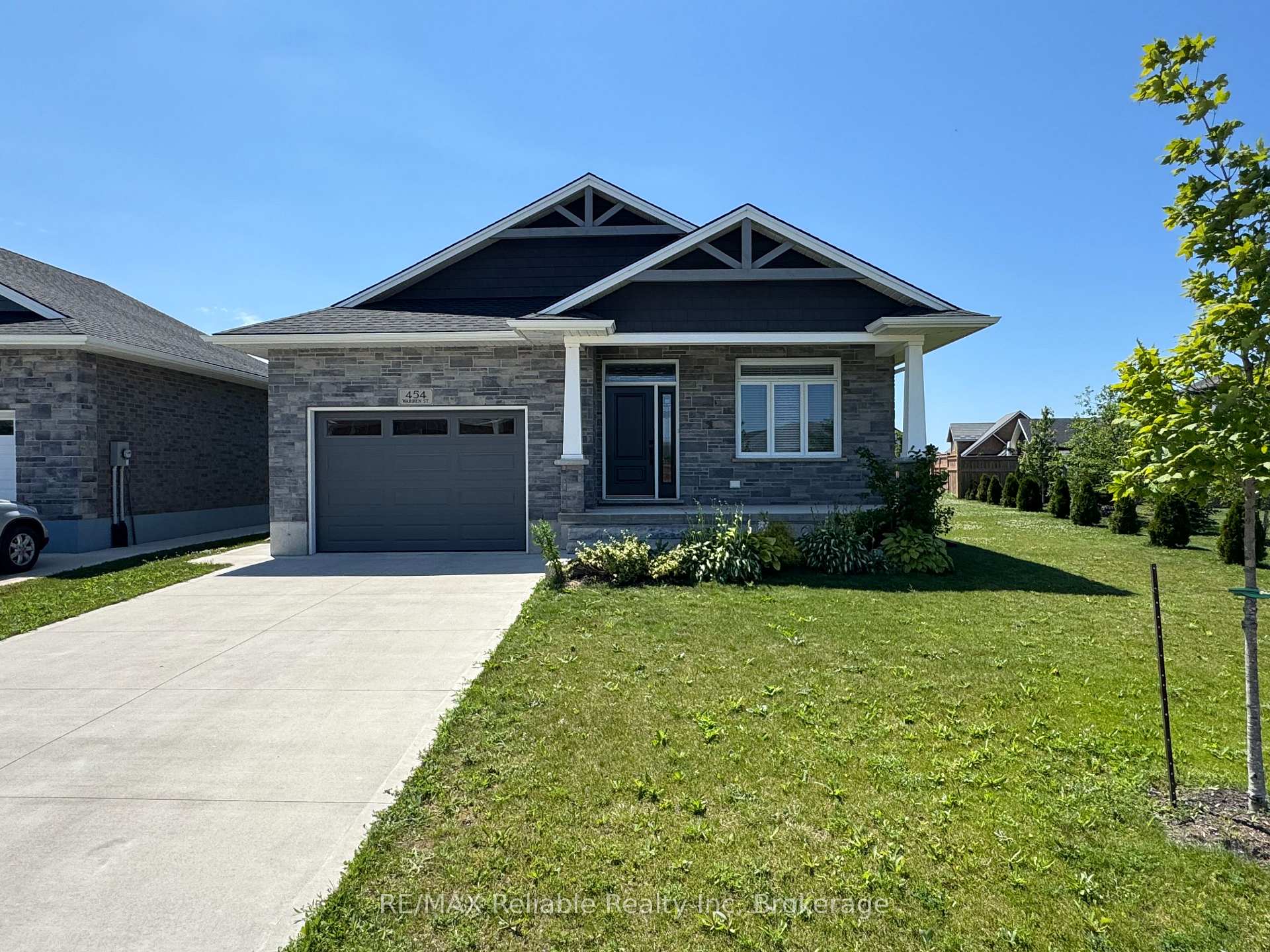 Photo 11 of 454 Warren Street, Goderich, Goderich (Town) — HOMEH