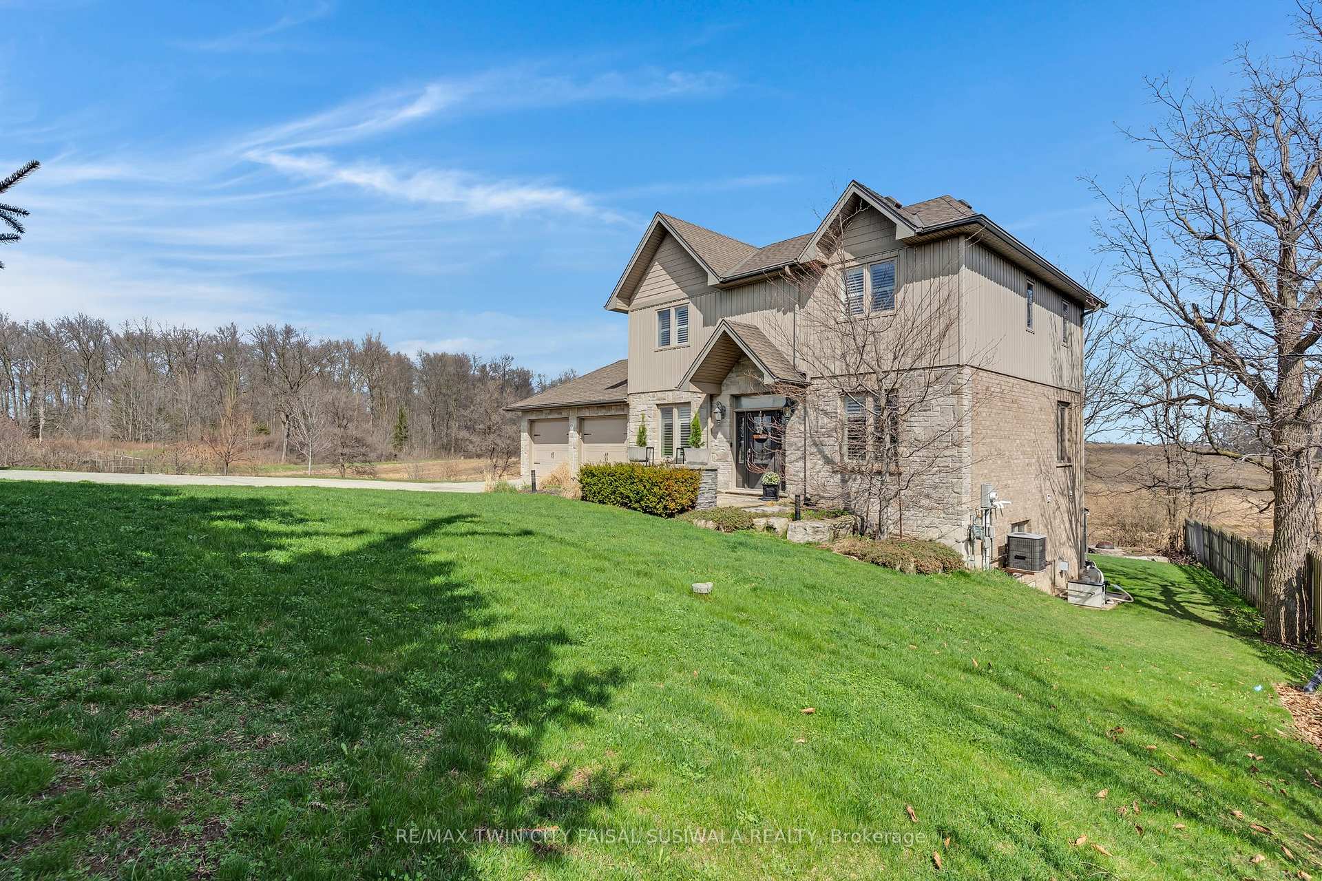 Photo 2 of 24 Brant Road, Brant, Paris — HOMEH