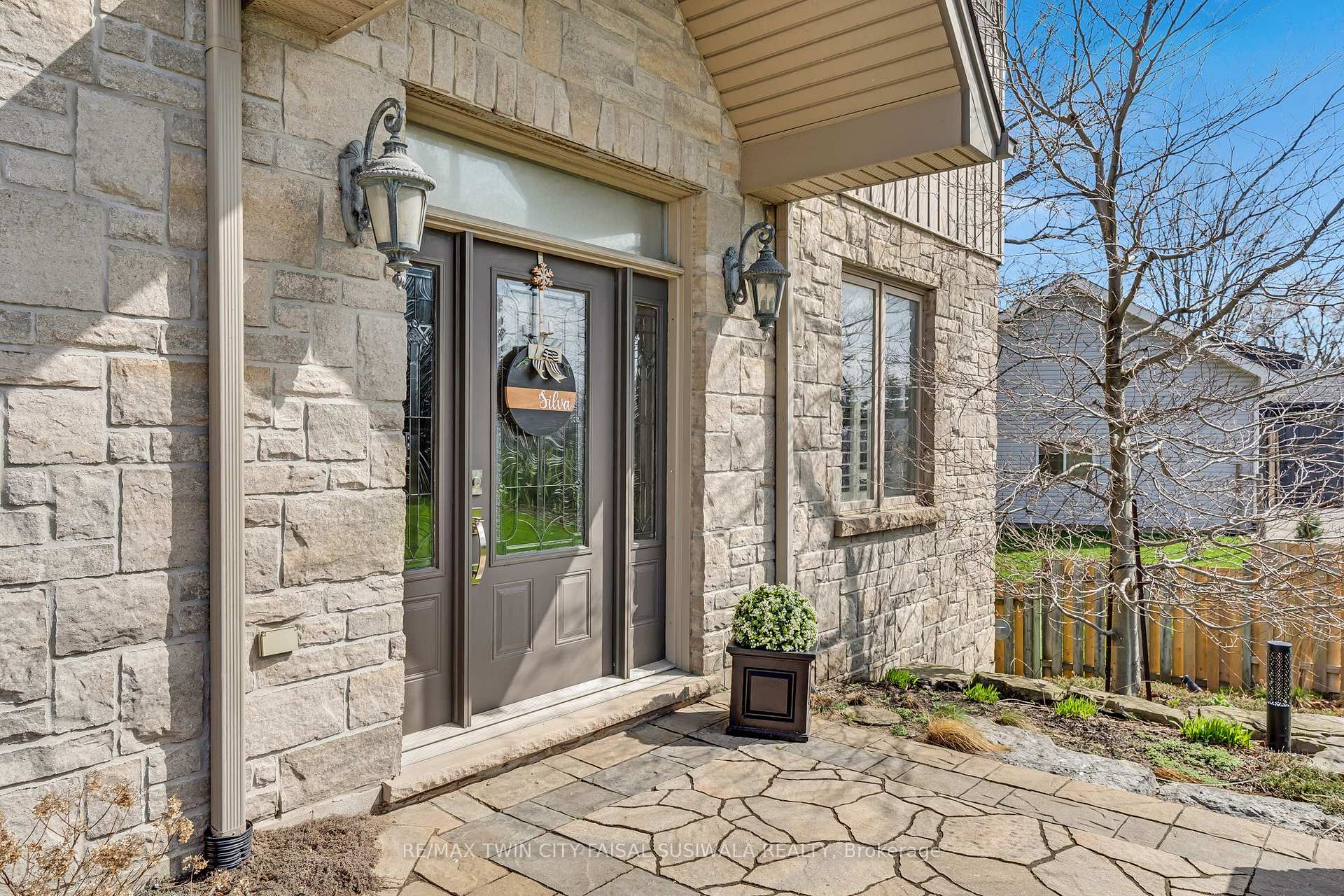 Photo 96 of 24 Brant Road, Brant, Paris — HOMEH
