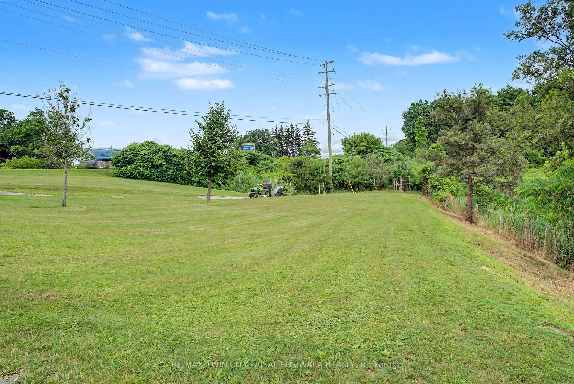 Photo 4 of 24 Brant Road, Brant, Paris — HOMEH