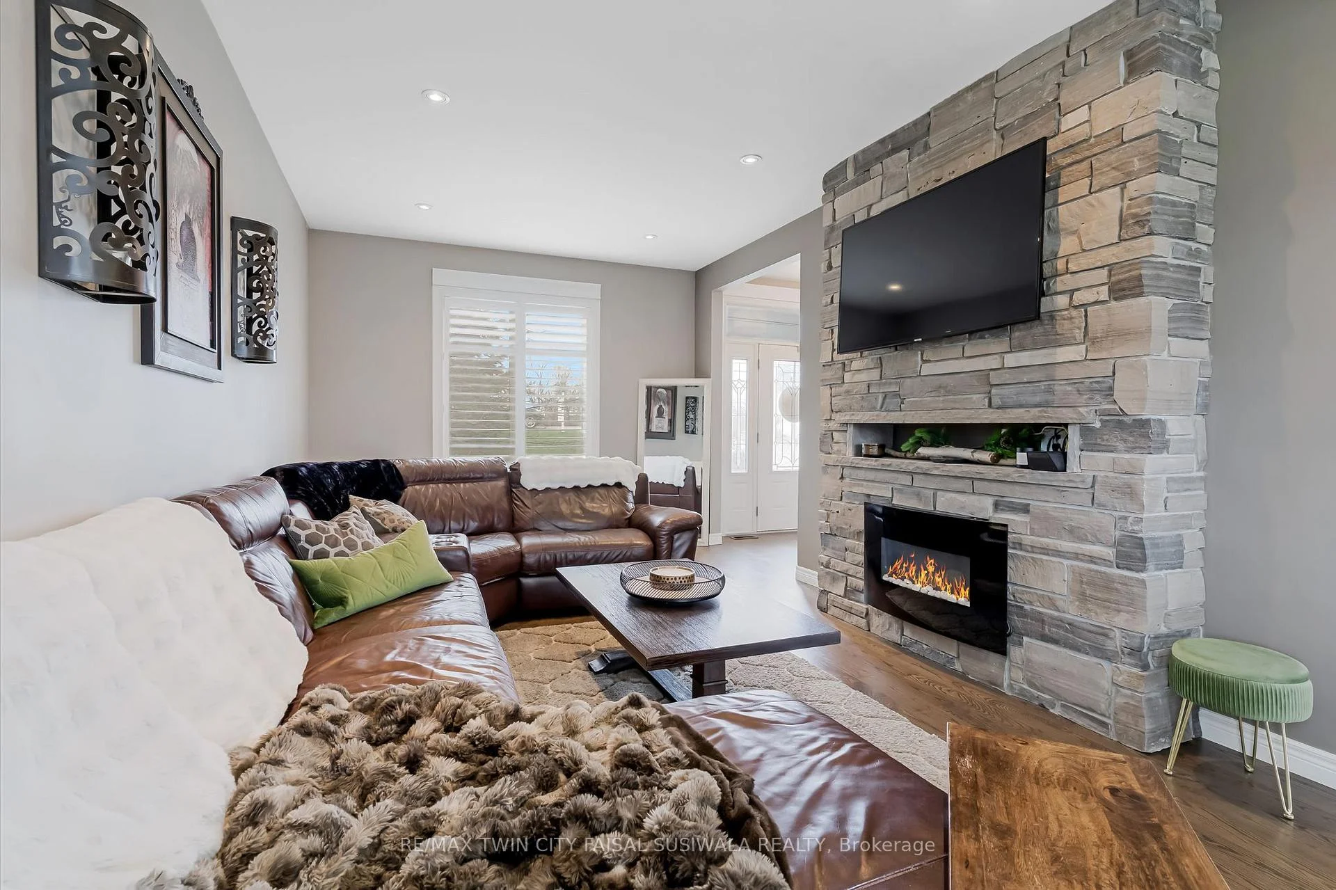 Photo 34 of 24 Brant Road, Brant, Paris — HOMEH
