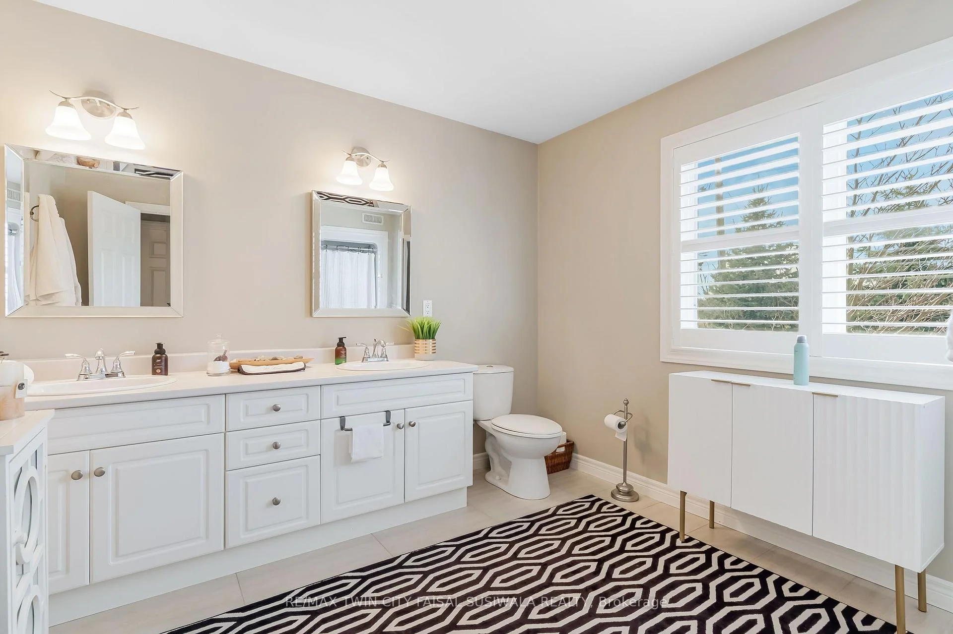 Photo 62 of 24 Brant Road, Brant, Paris — HOMEH