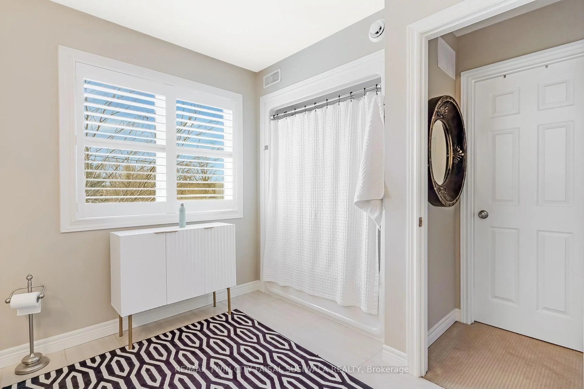 Photo 64 of 24 Brant Road, Brant, Paris — HOMEH