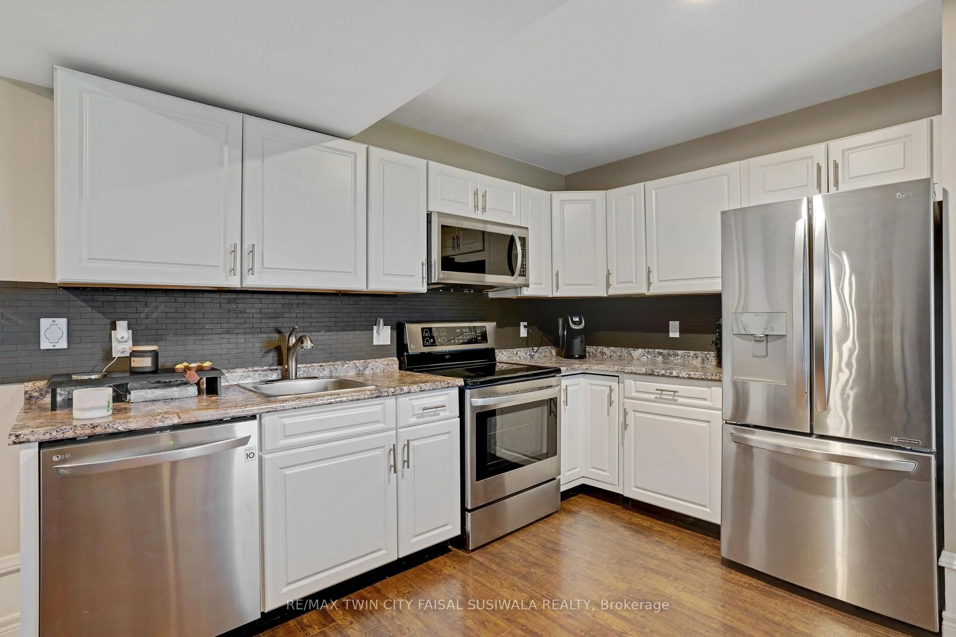 Photo 89 of 24 Brant Road, Brant, Paris — HOMEH