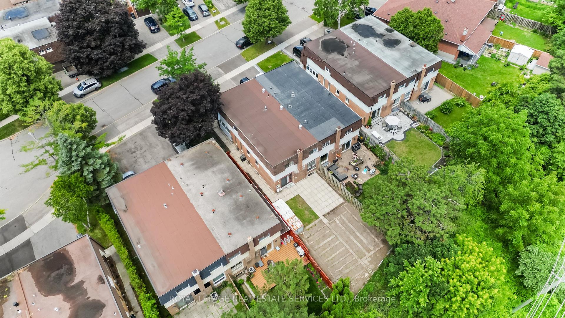 Photo 7 of 67 Mintwood Drive, North York, Bayview Woods-Steeles — HOMEH