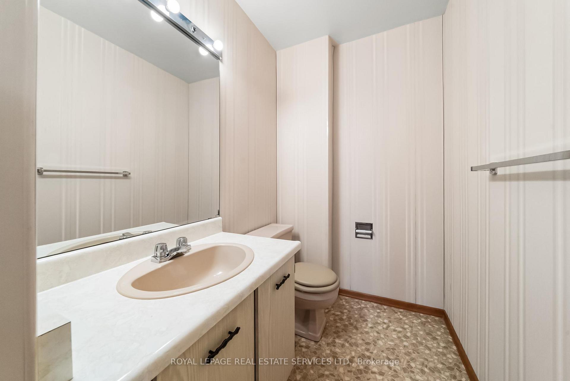 Photo 23 of 67 Mintwood Drive, North York, Bayview Woods-Steeles — HOMEH