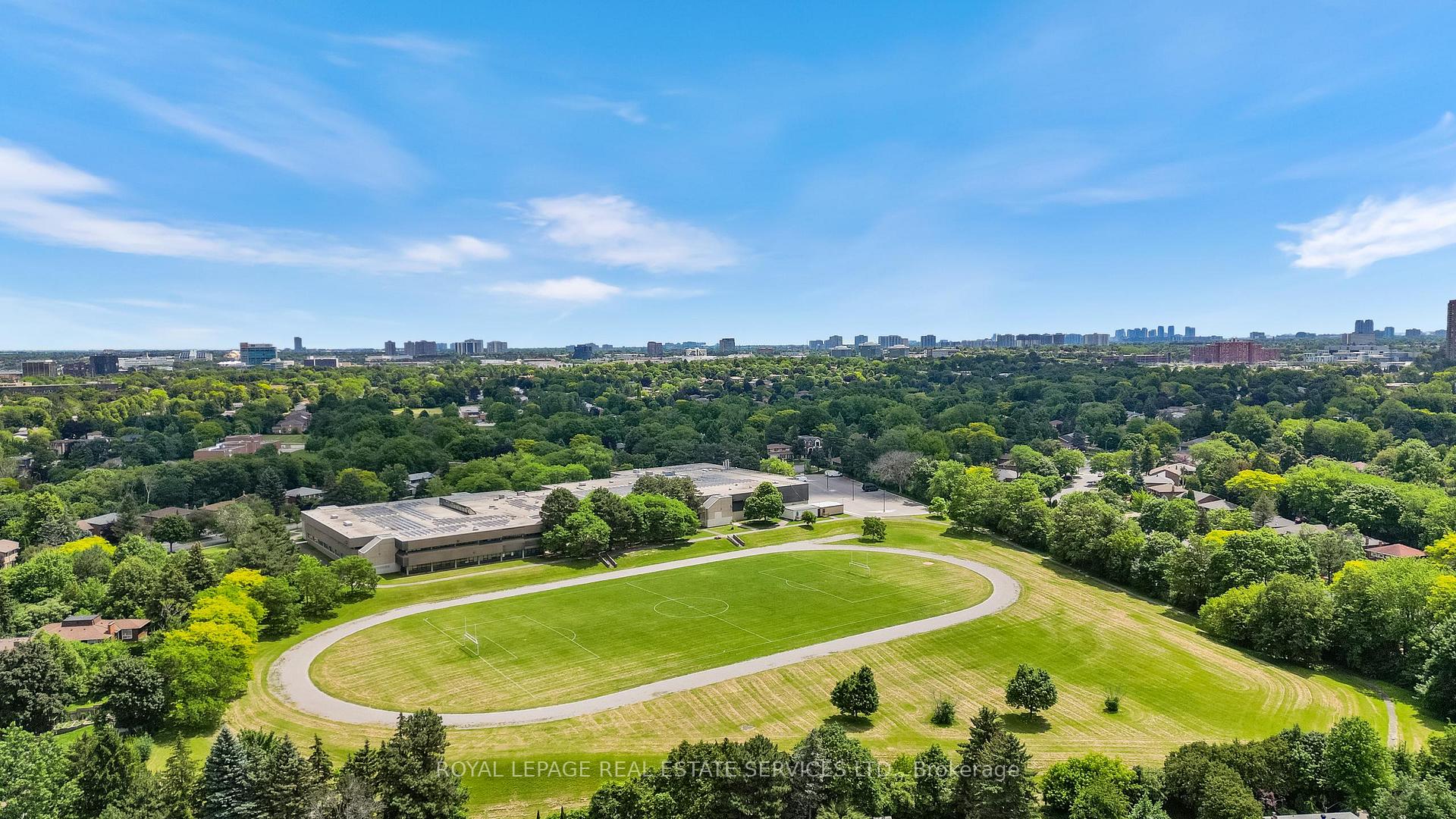 Photo 41 of 67 Mintwood Drive, North York, Bayview Woods-Steeles — HOMEH