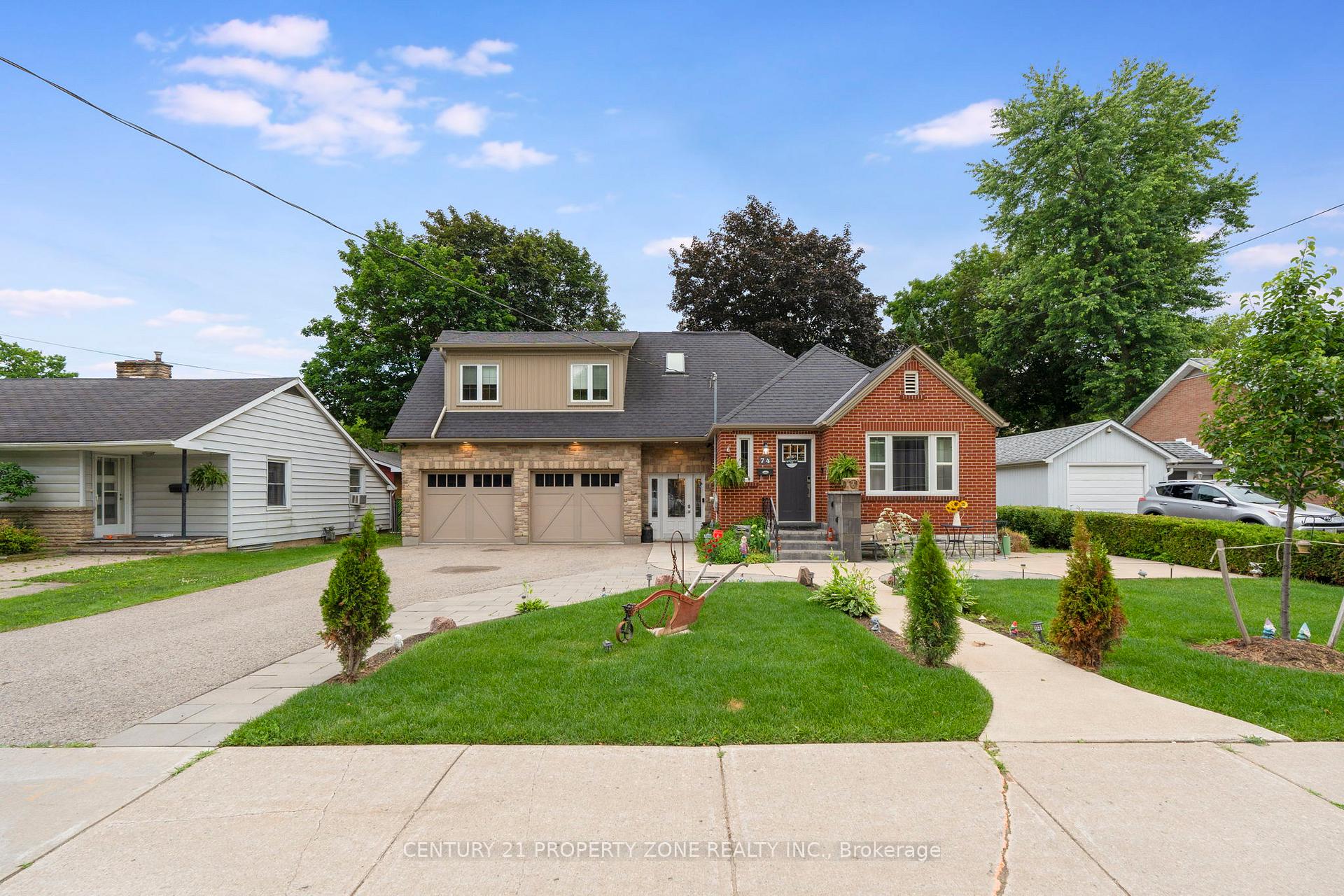 Photo 2 of 74 John Street, Orangeville — HOMEH