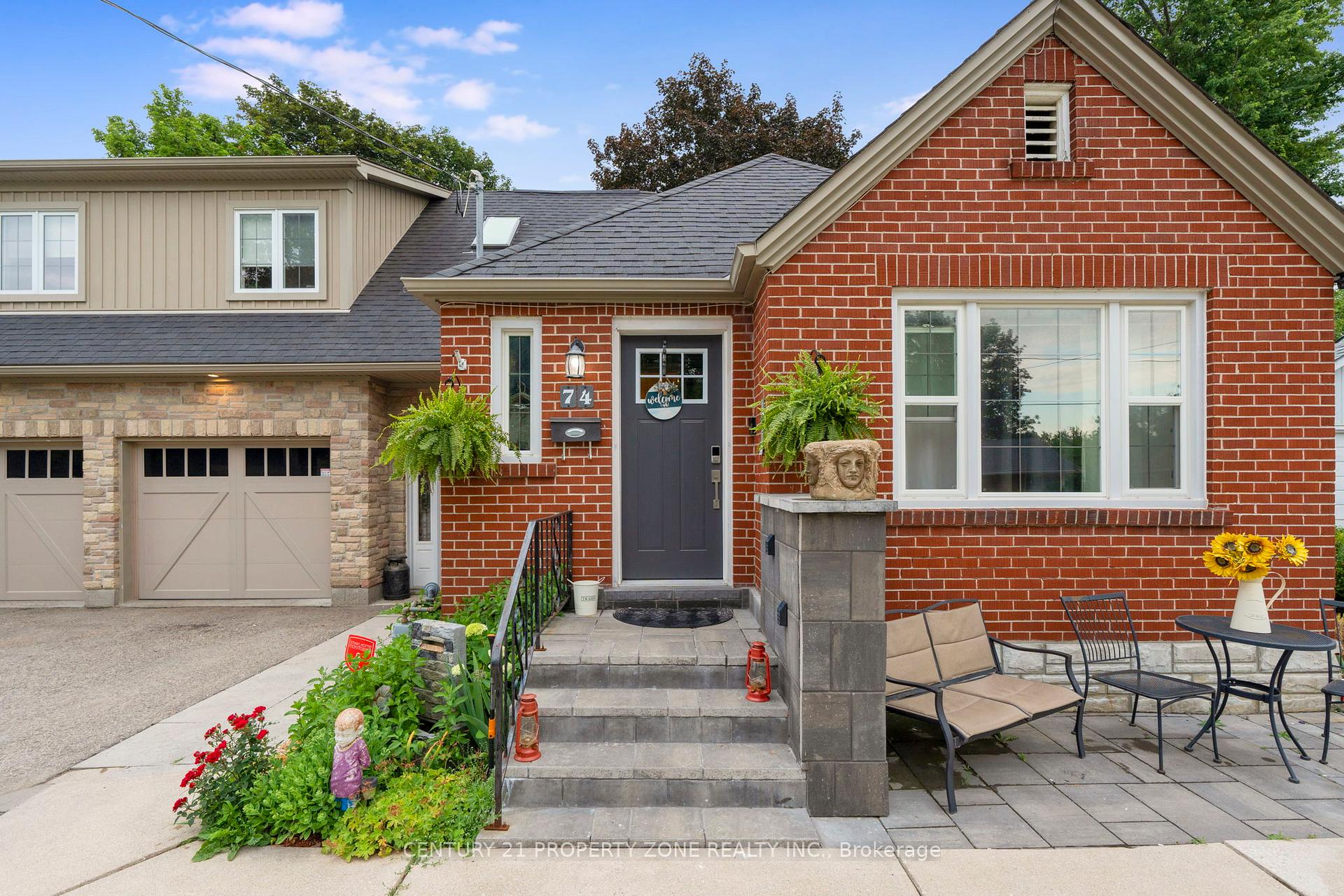 Photo 3 of 74 John Street, Orangeville — HOMEH