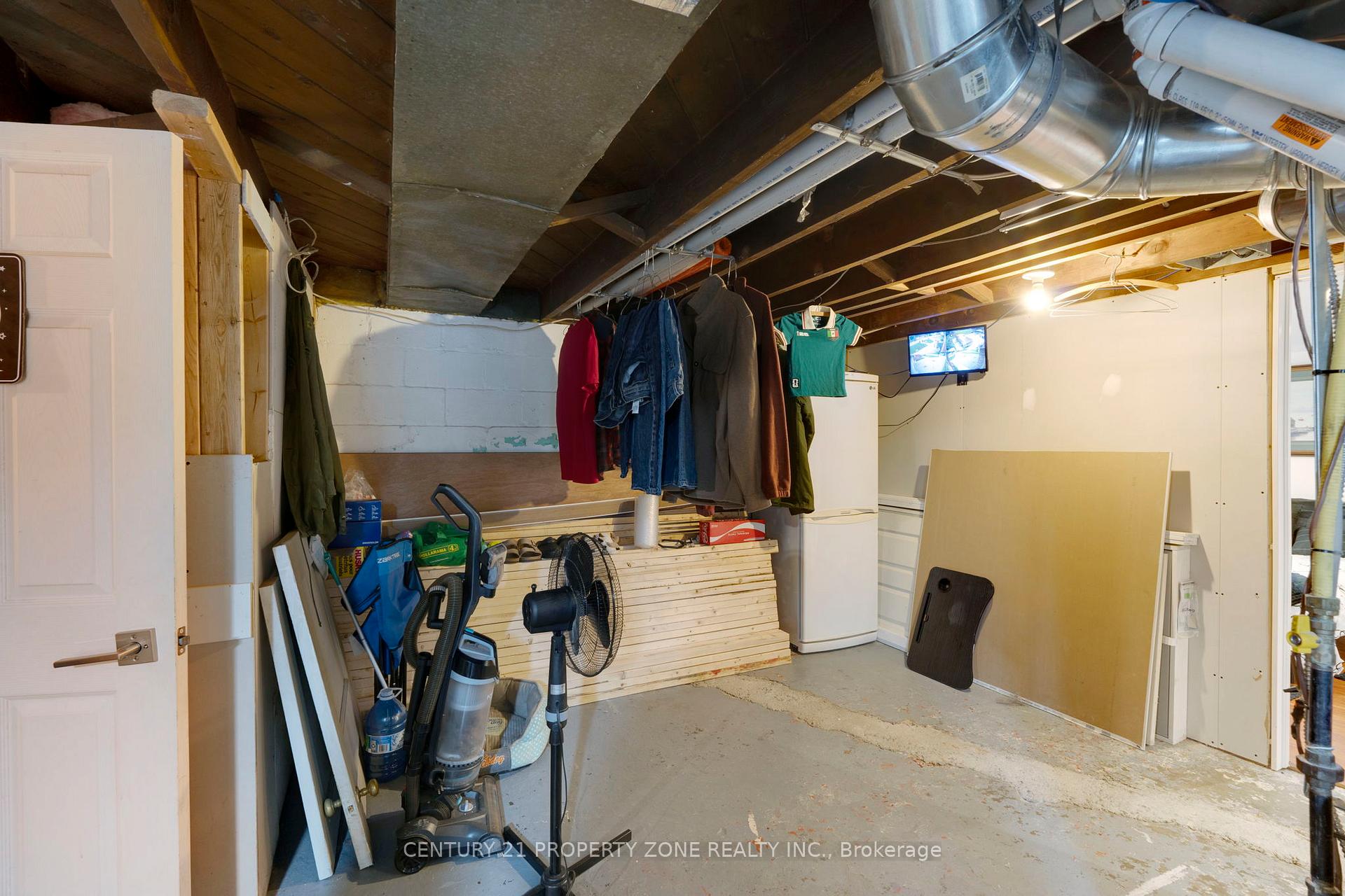 Photo 31 of 74 John Street, Orangeville — HOMEH