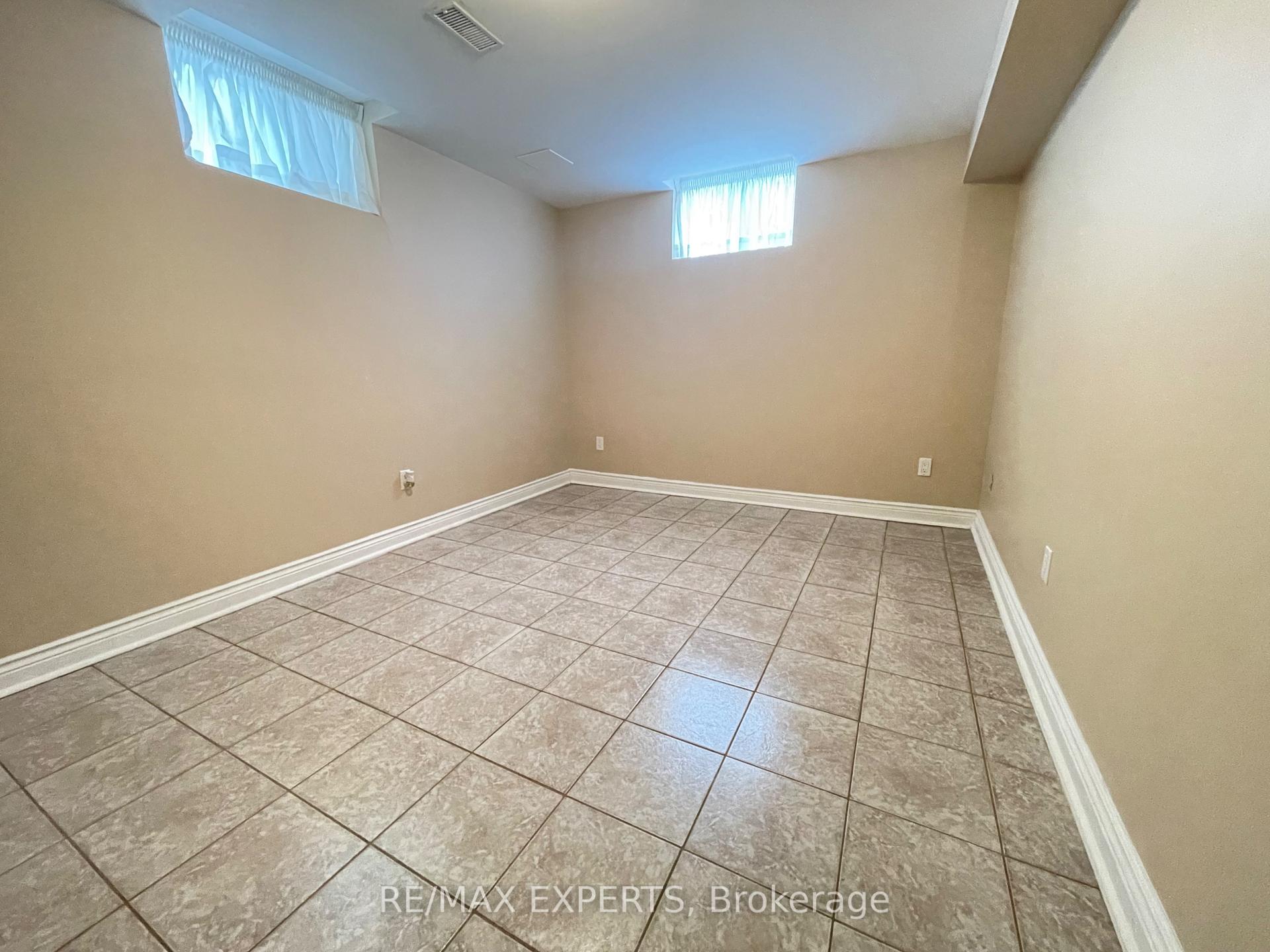 Photo 7 of Unit BSMT, 176 Kingsview Drive, Vaughan, Vellore Village — HOMEH