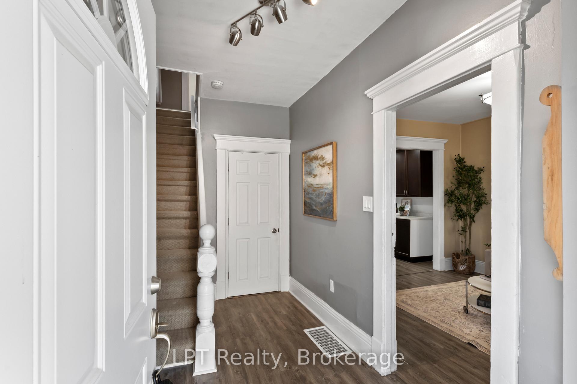 Photo 6 of 273 Bethune Street, Peterborough, Town Ward 3 — HOMEH