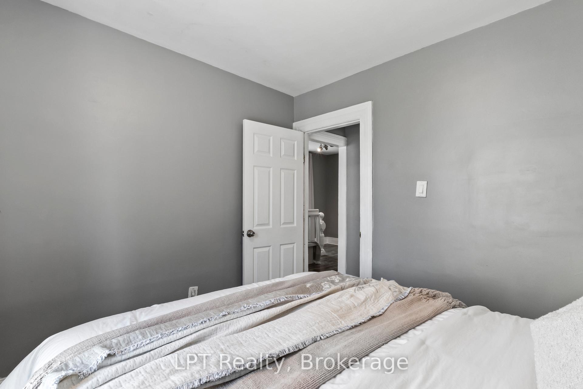 Photo 15 of 273 Bethune Street, Peterborough, Town Ward 3 — HOMEH