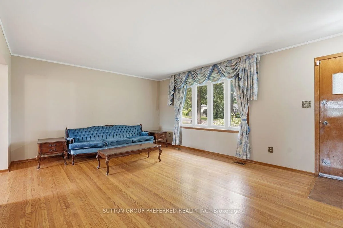 Photo 31 of 136 Mendip Crescent, London, South Y — HOMEH