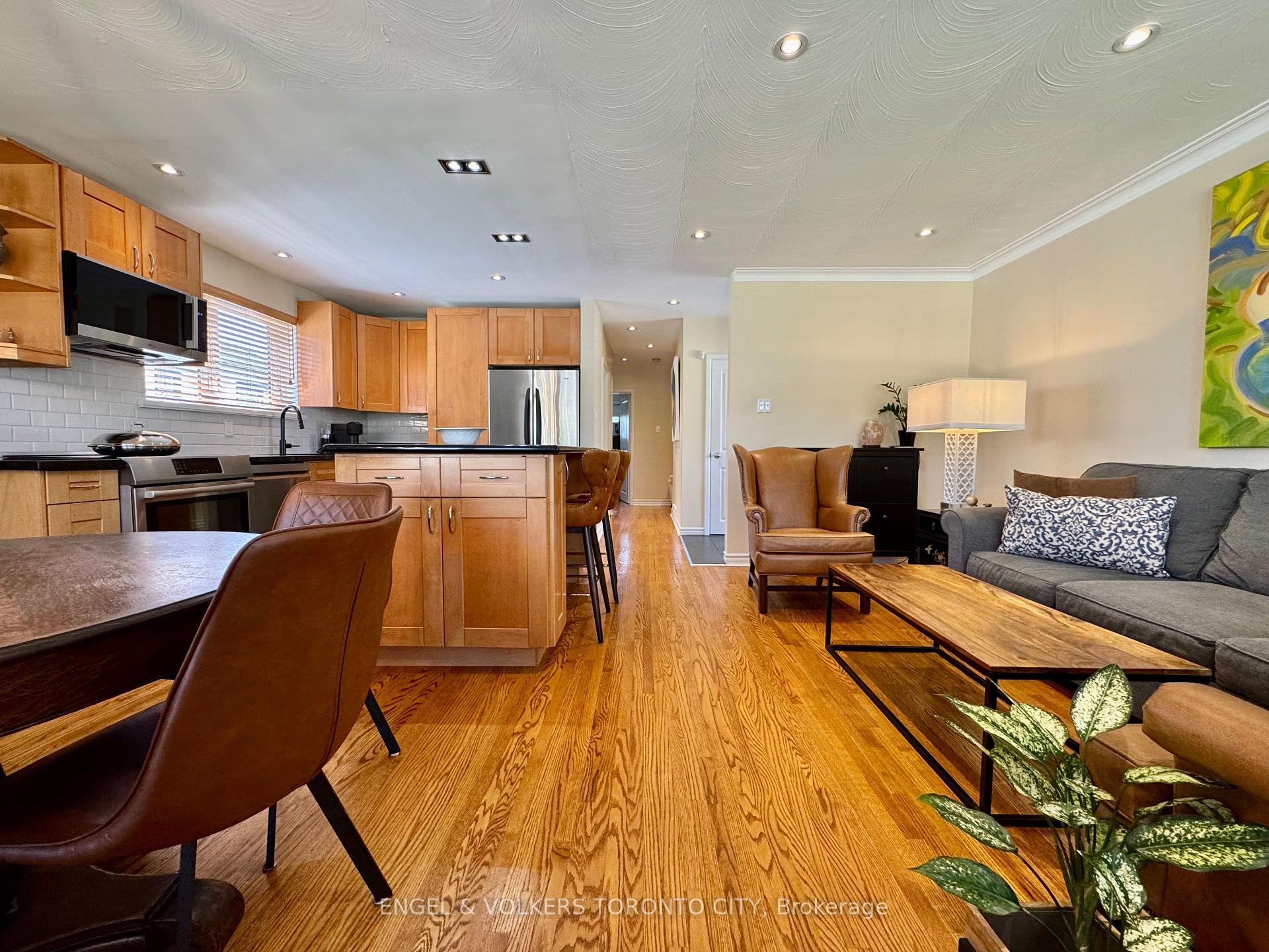 Photo 20 of 41 Paragon Road, Etobicoke, Kingsview Village-The Westway — HOMEH