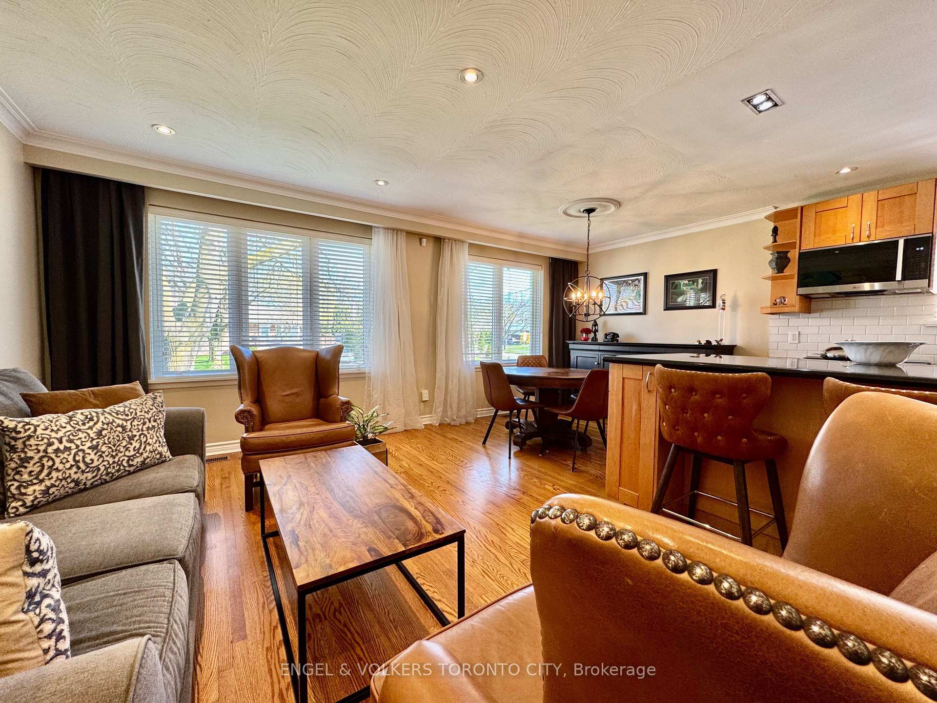 Photo 21 of 41 Paragon Road, Etobicoke, Kingsview Village-The Westway — HOMEH