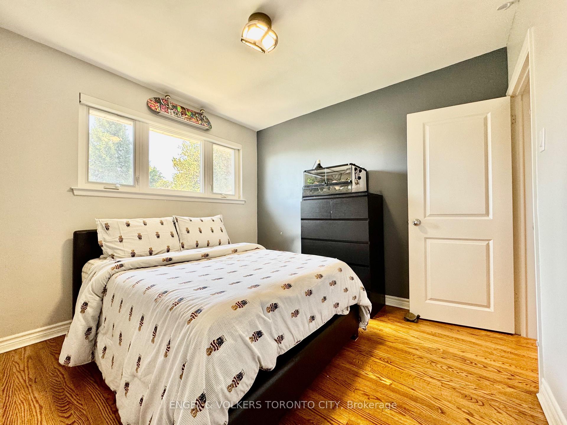 Photo 38 of 41 Paragon Road, Etobicoke, Kingsview Village-The Westway — HOMEH