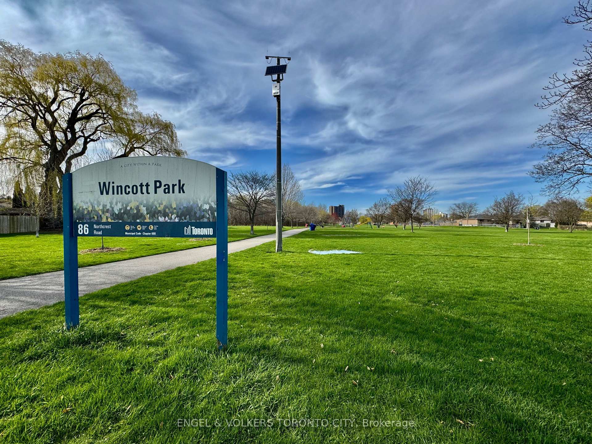 Photo 39 of 41 Paragon Road, Etobicoke, Kingsview Village-The Westway — HOMEH