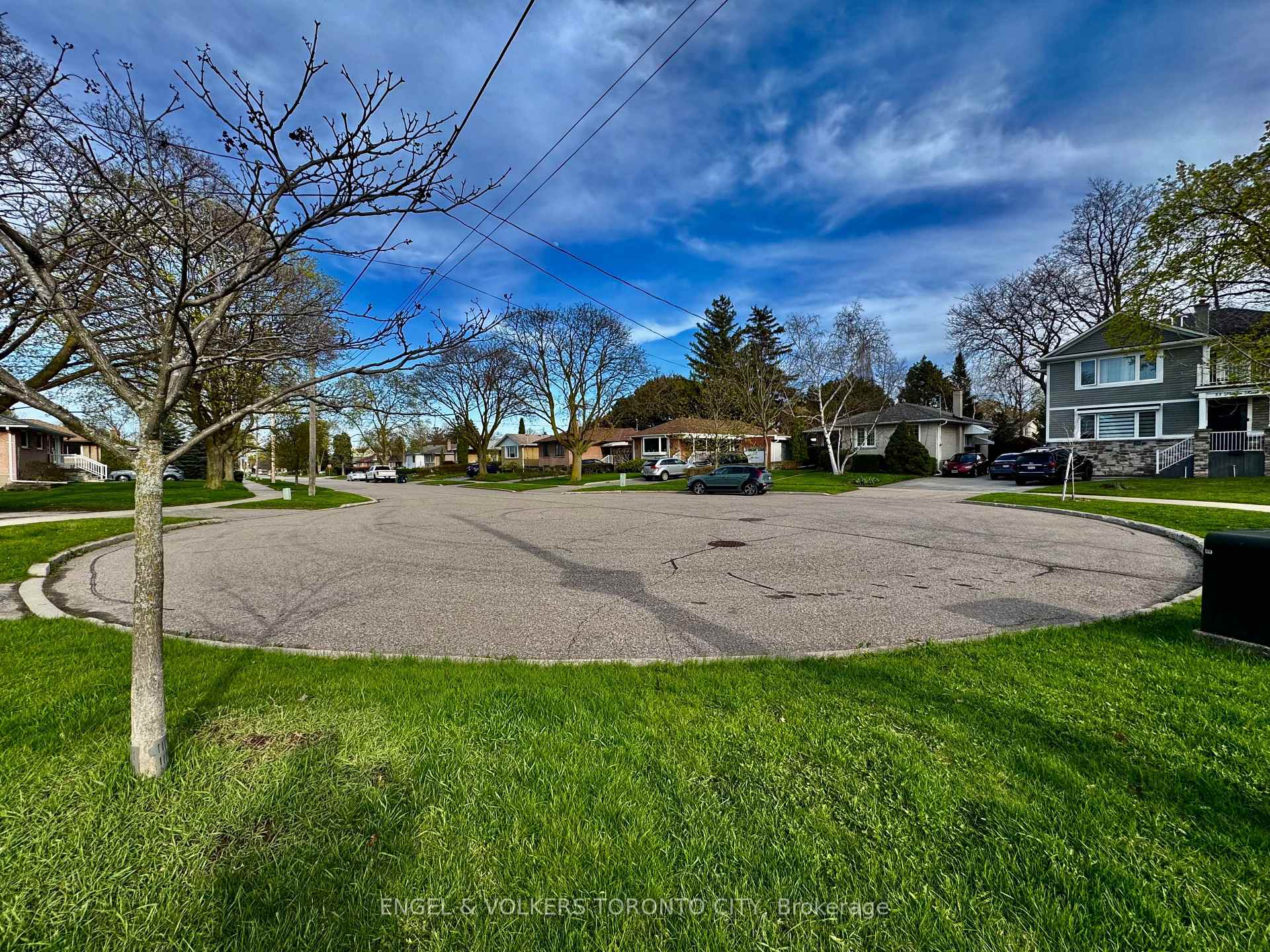 Photo 40 of 41 Paragon Road, Etobicoke, Kingsview Village-The Westway — HOMEH