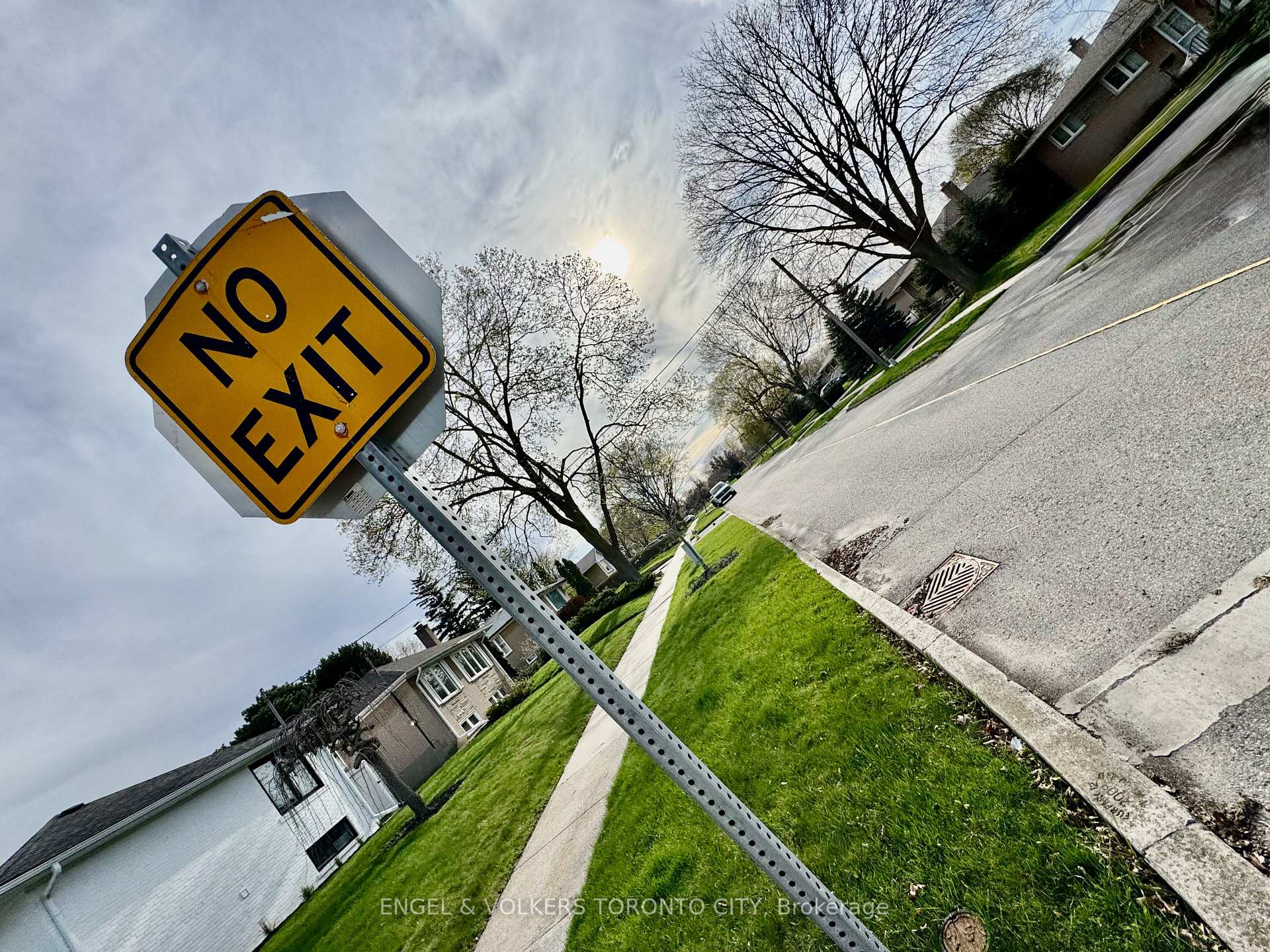 Photo 50 of 41 Paragon Road, Etobicoke, Kingsview Village-The Westway — HOMEH