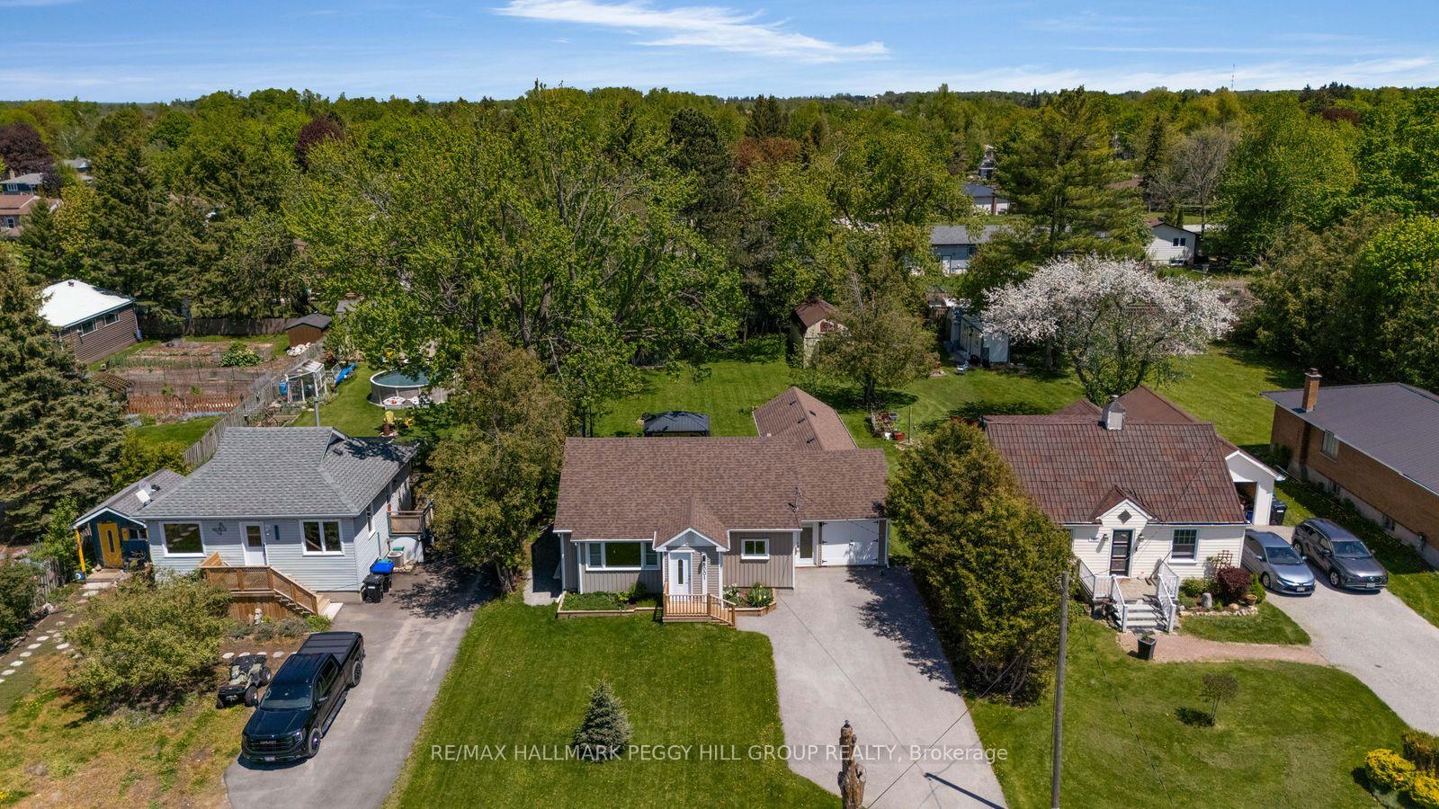 Photo 2 of 8001 Yonge Street, Innisfil, Stroud — HOMEH