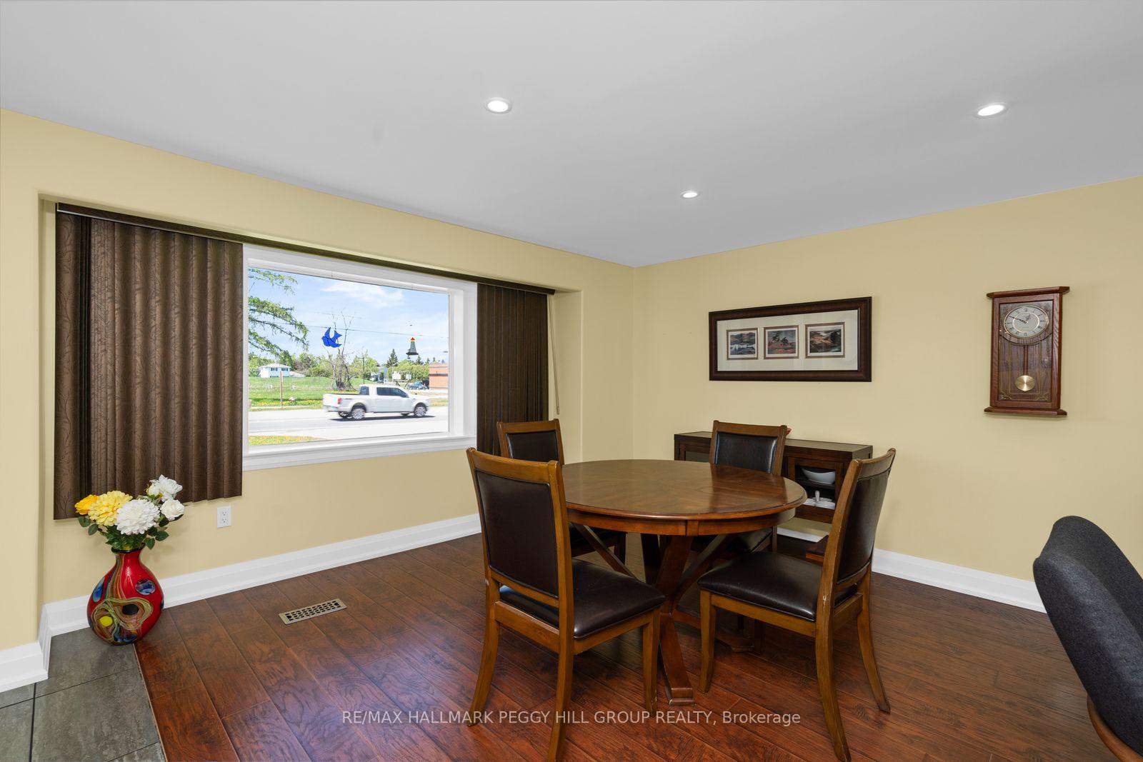 Photo 4 of 8001 Yonge Street, Innisfil, Stroud — HOMEH