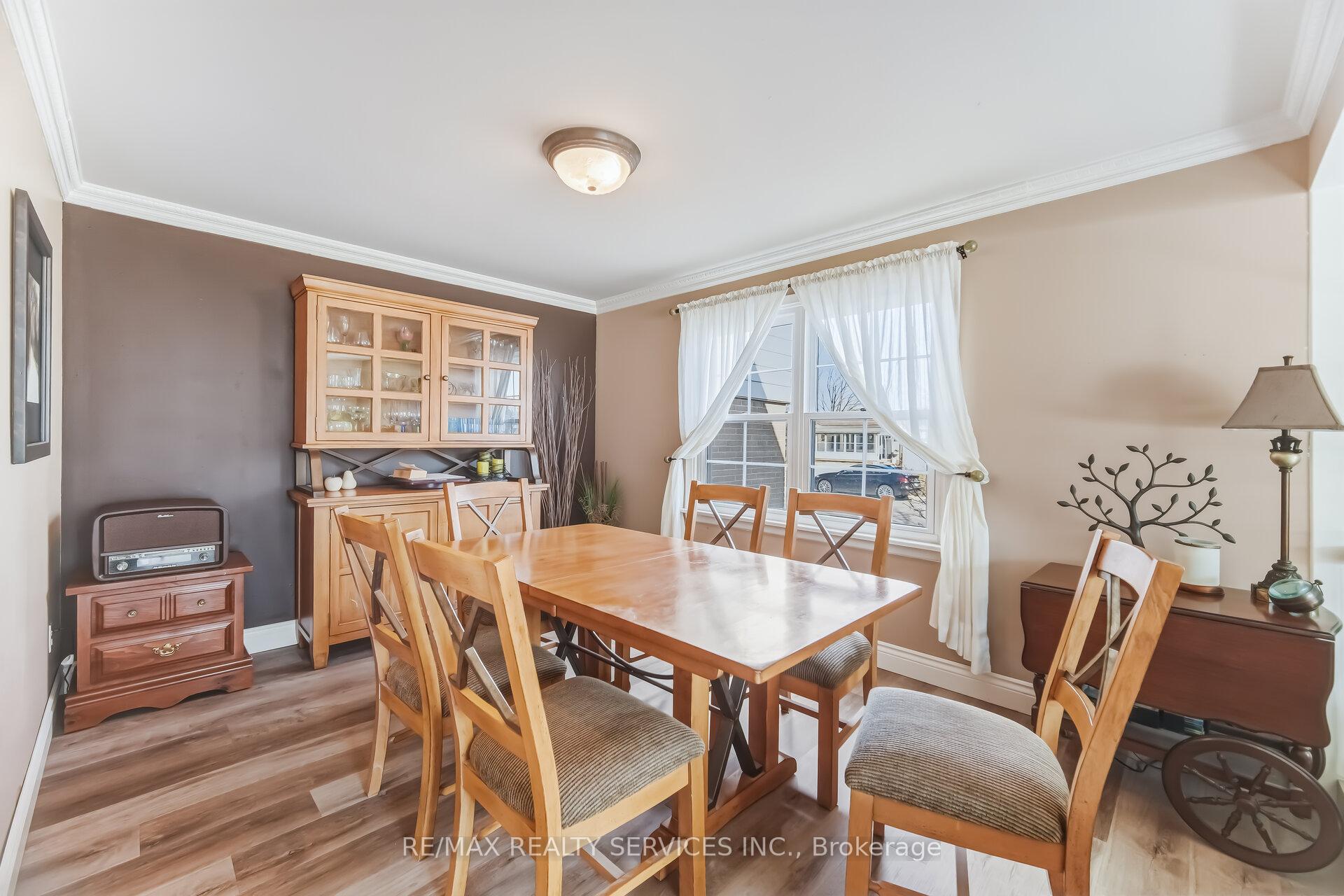Photo 4 of 15 Braemar Drive, Brampton, Avondale — HOMEH