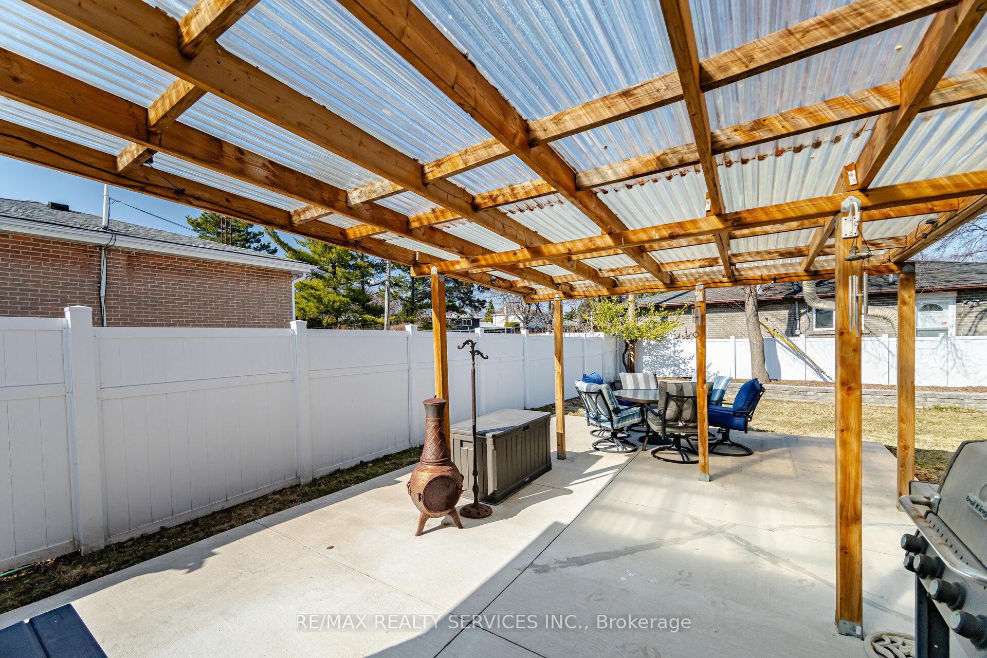 Photo 16 of 15 Braemar Drive, Brampton, Avondale — HOMEH