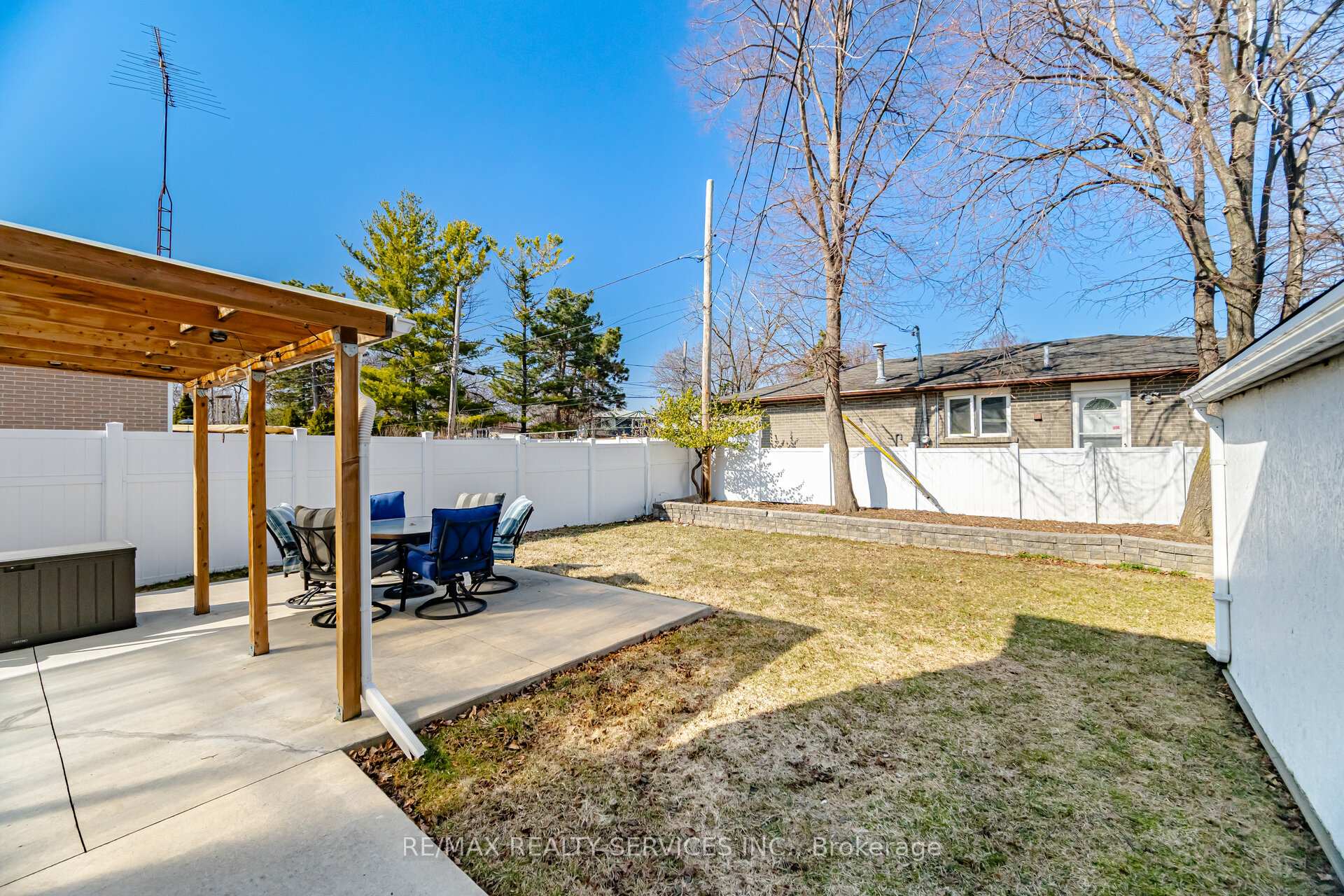 Photo 17 of 15 Braemar Drive, Brampton, Avondale — HOMEH