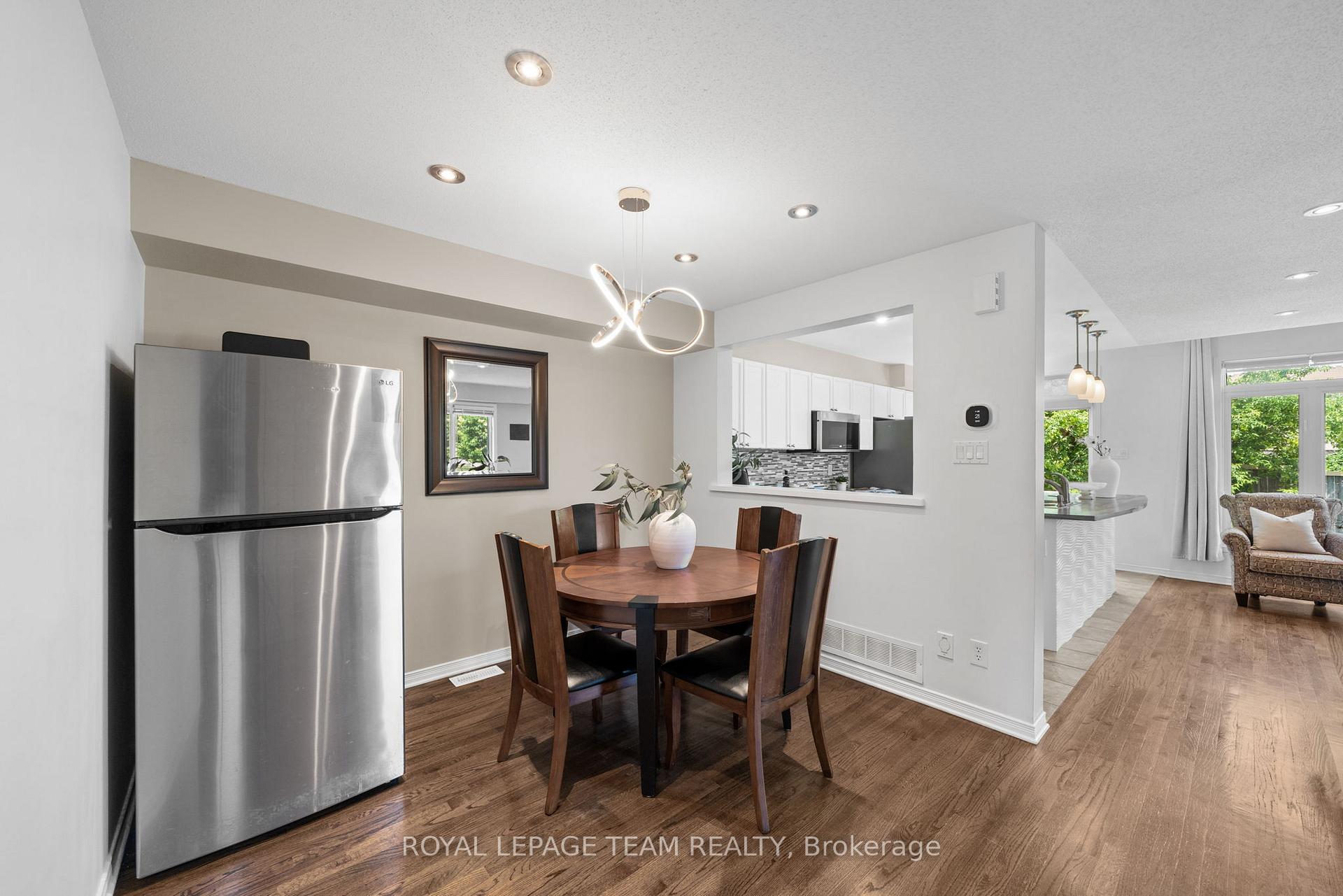Photo 9 of 348 Brigitta Street, Ottawa, Kanata - Emerald Meadows/Trailwest — HOMEH